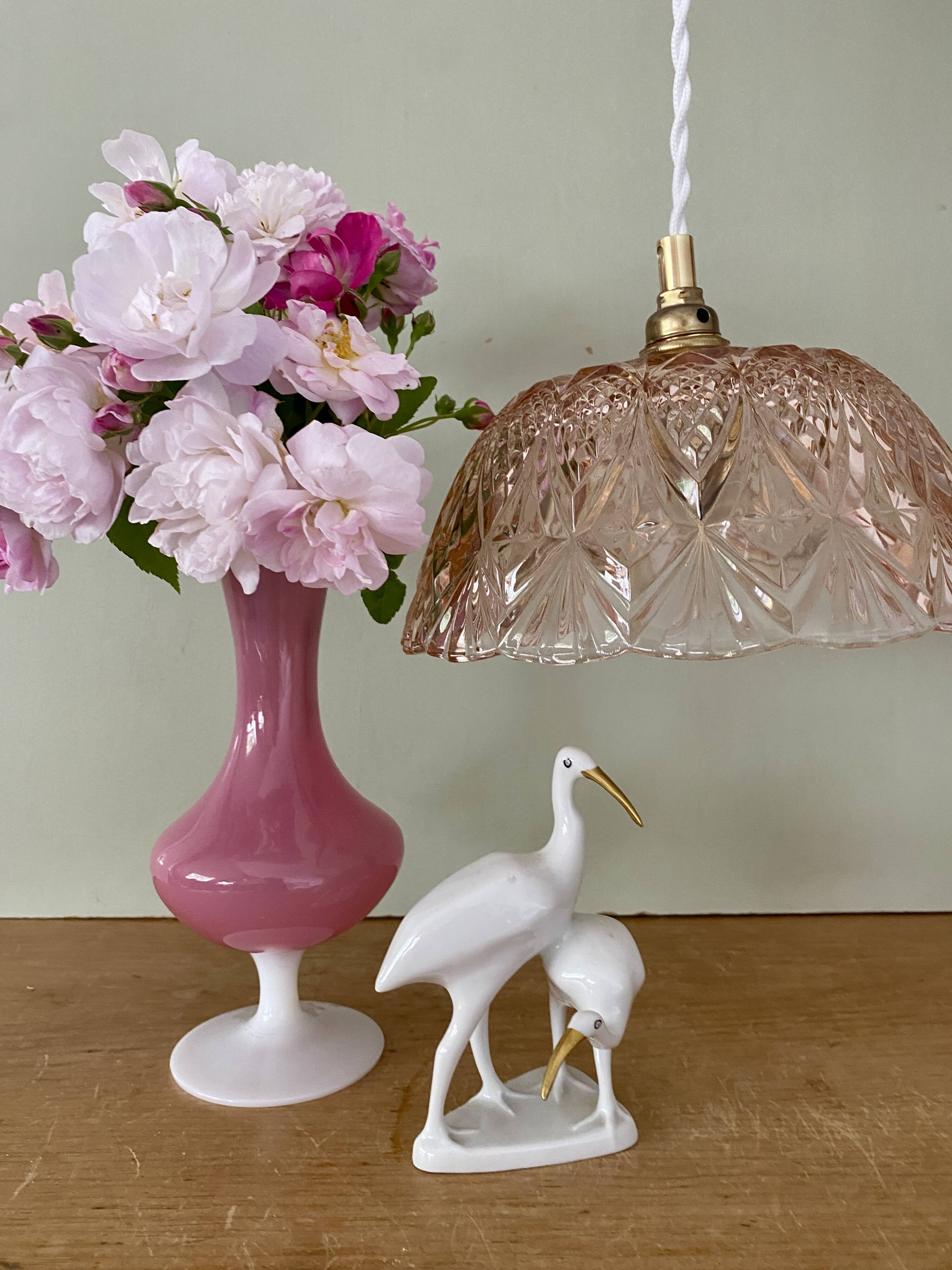 Vintage lampshade pendant light in pink molded glass - tableware collection -