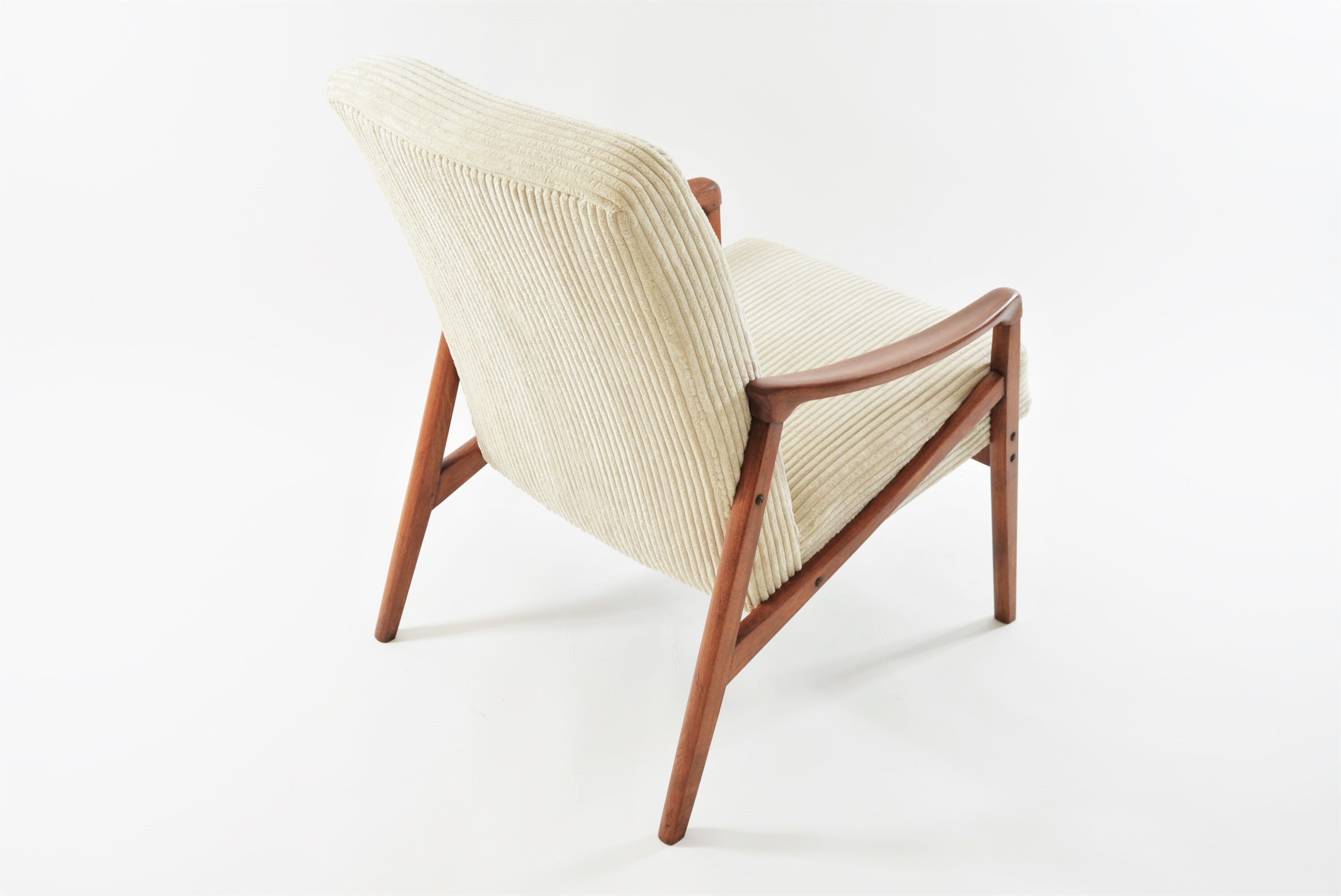 Pen chair corduroy cream