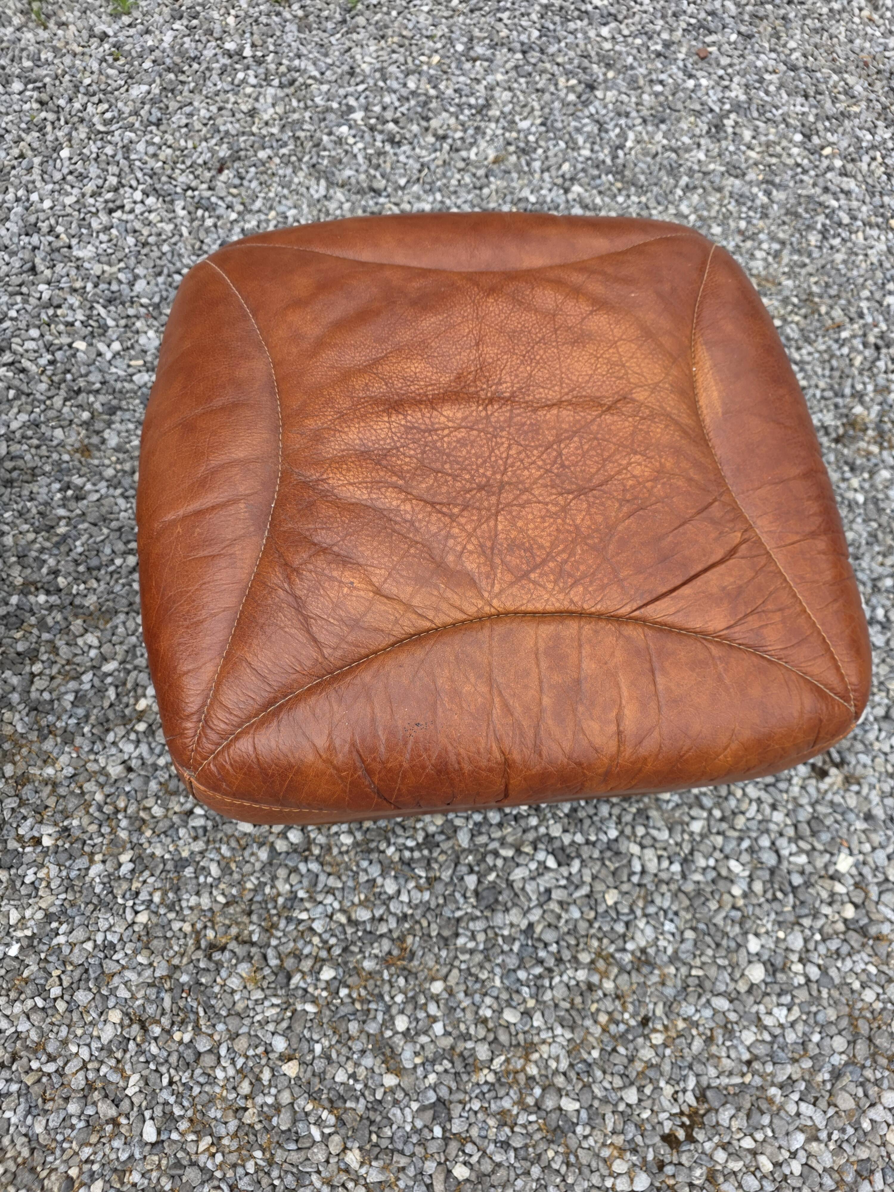 Pair of leather footrests from the 70s/80s.