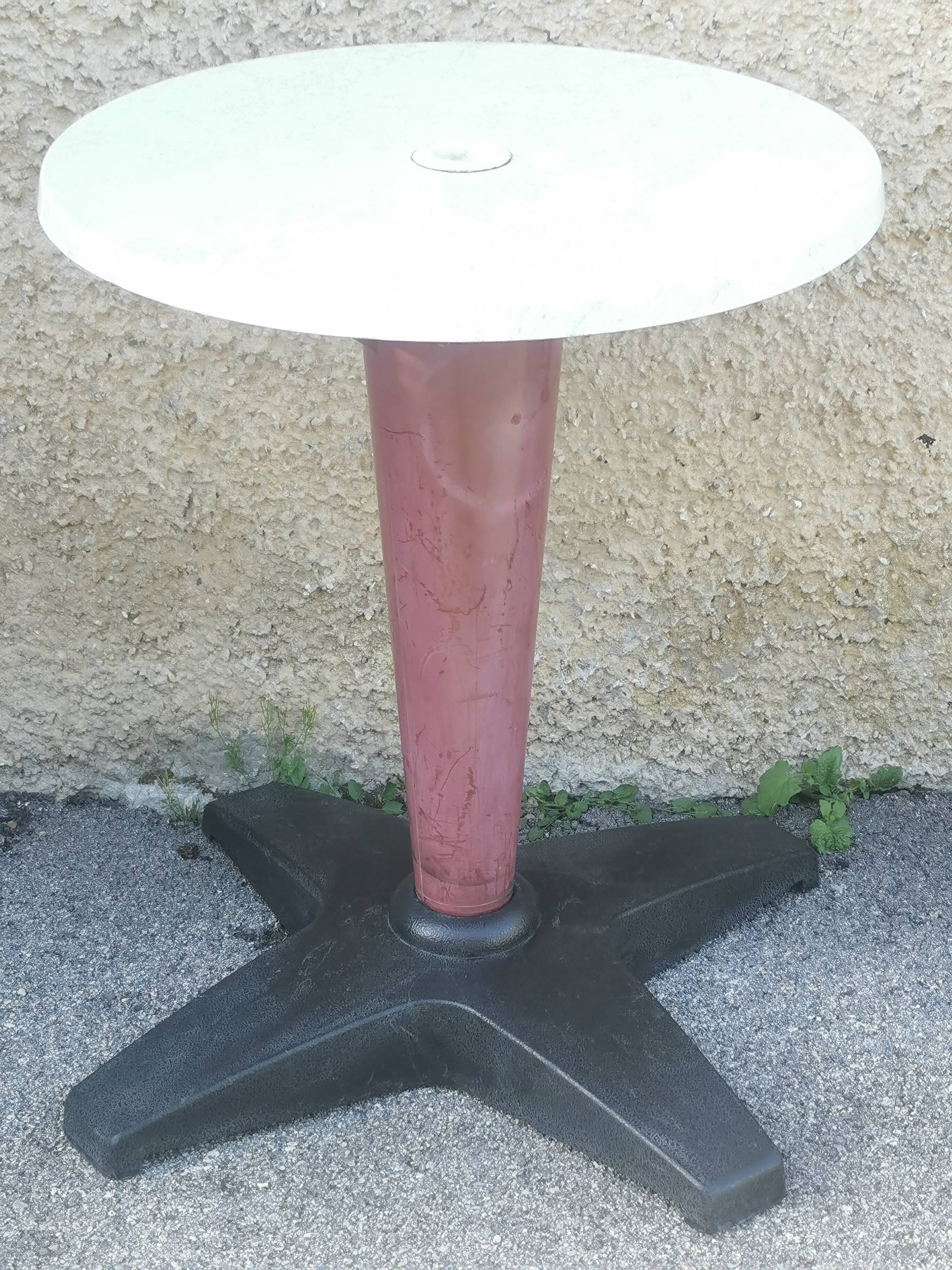 “Vintage 60” patio pedestal