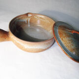 Sandstone pan with lid