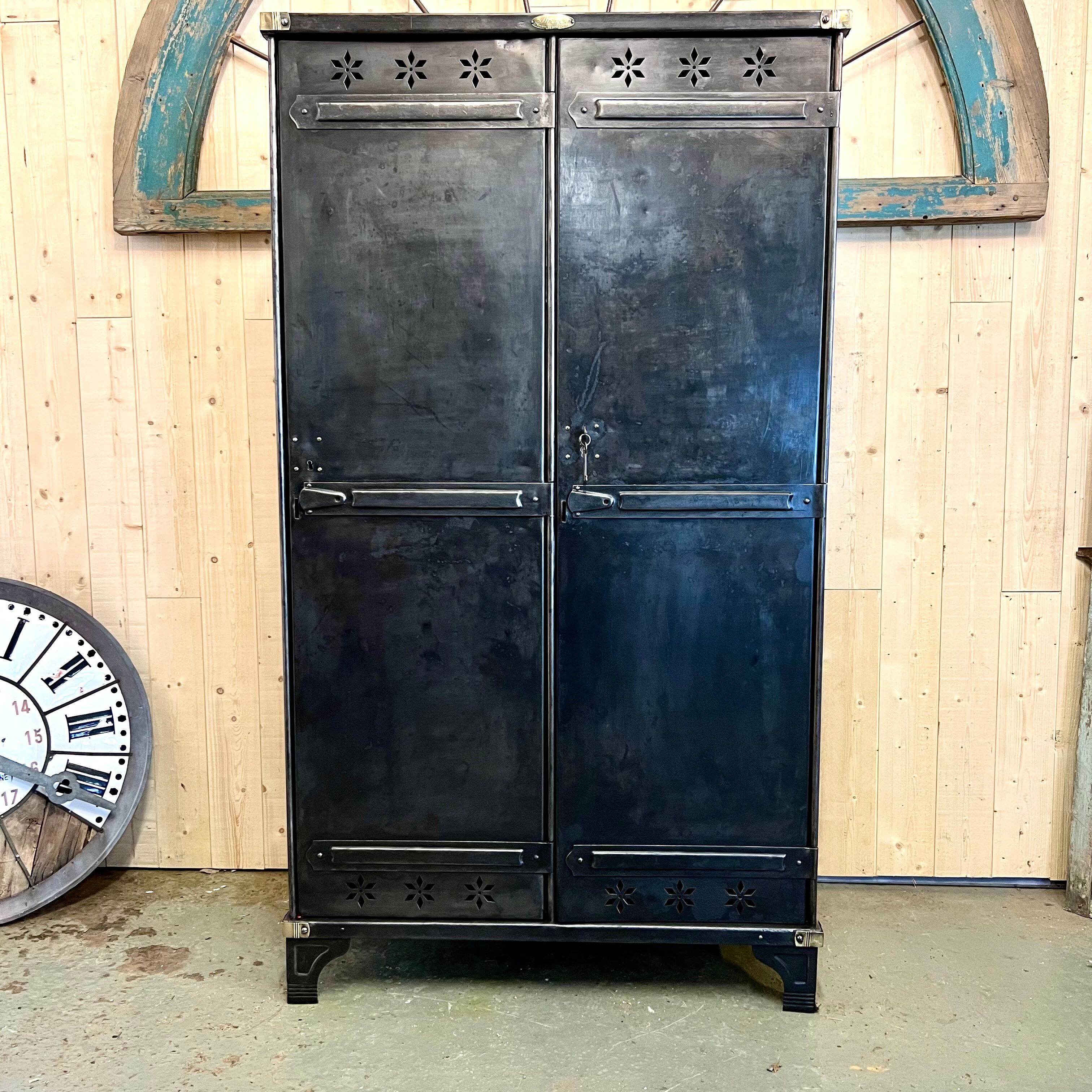 Wardrobe Strafor 1930