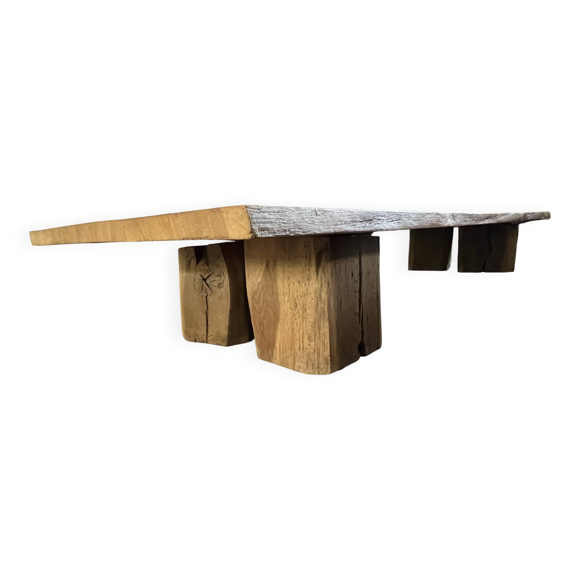 table basse chêne massif sur plots en chêne massif
