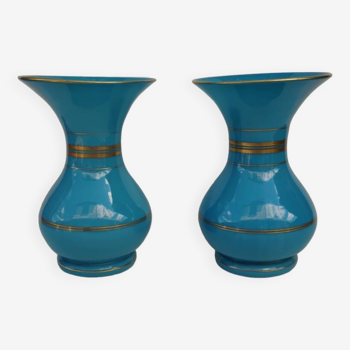 Paire de vases balustre en opaline. XIX ème siècle.