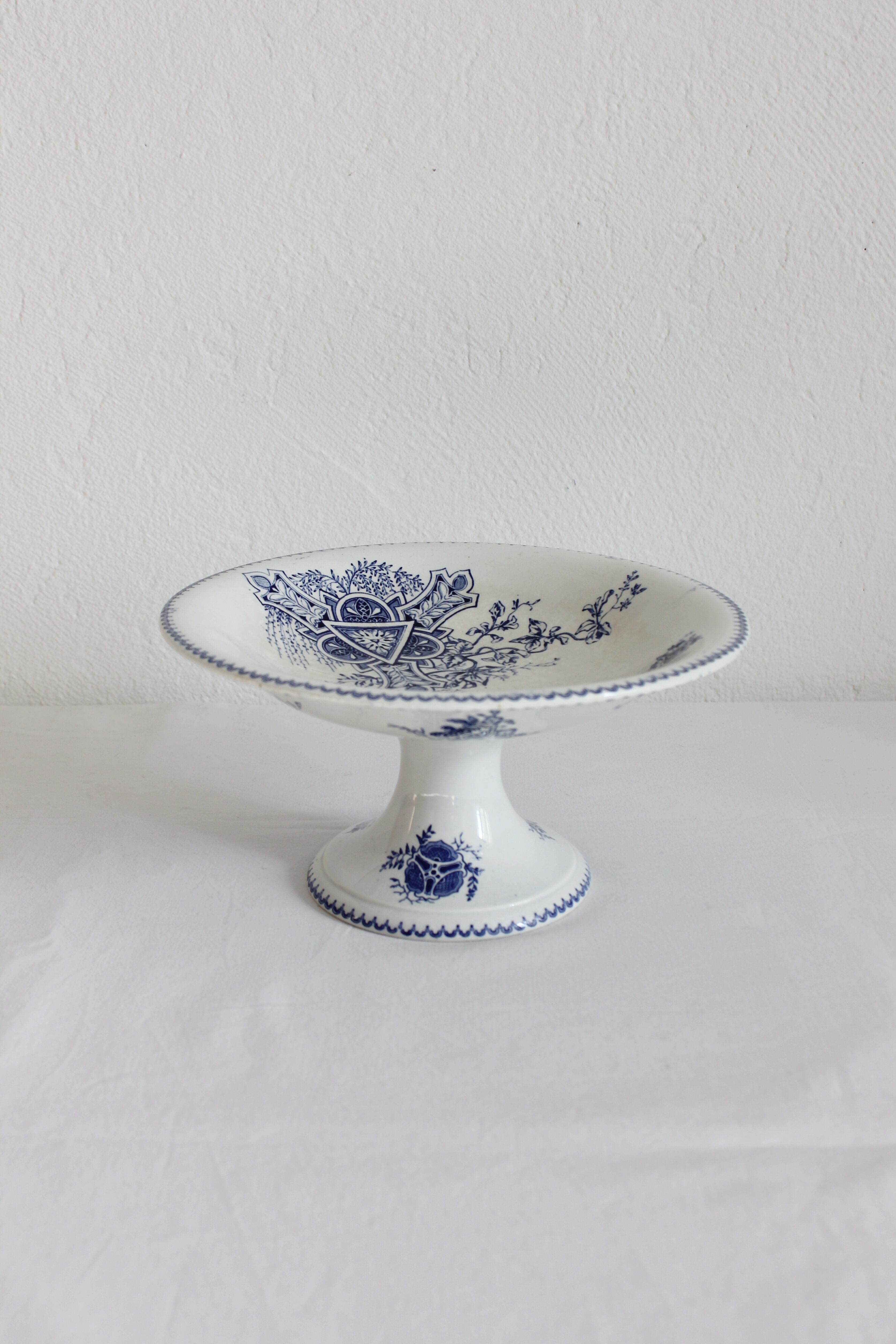 Ironstone fruit bowl "cartouches" u&c sarreguemines