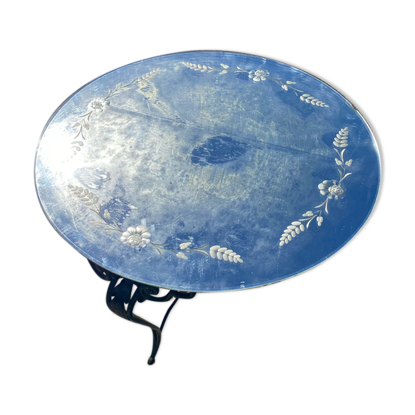 Round coffee table 1950