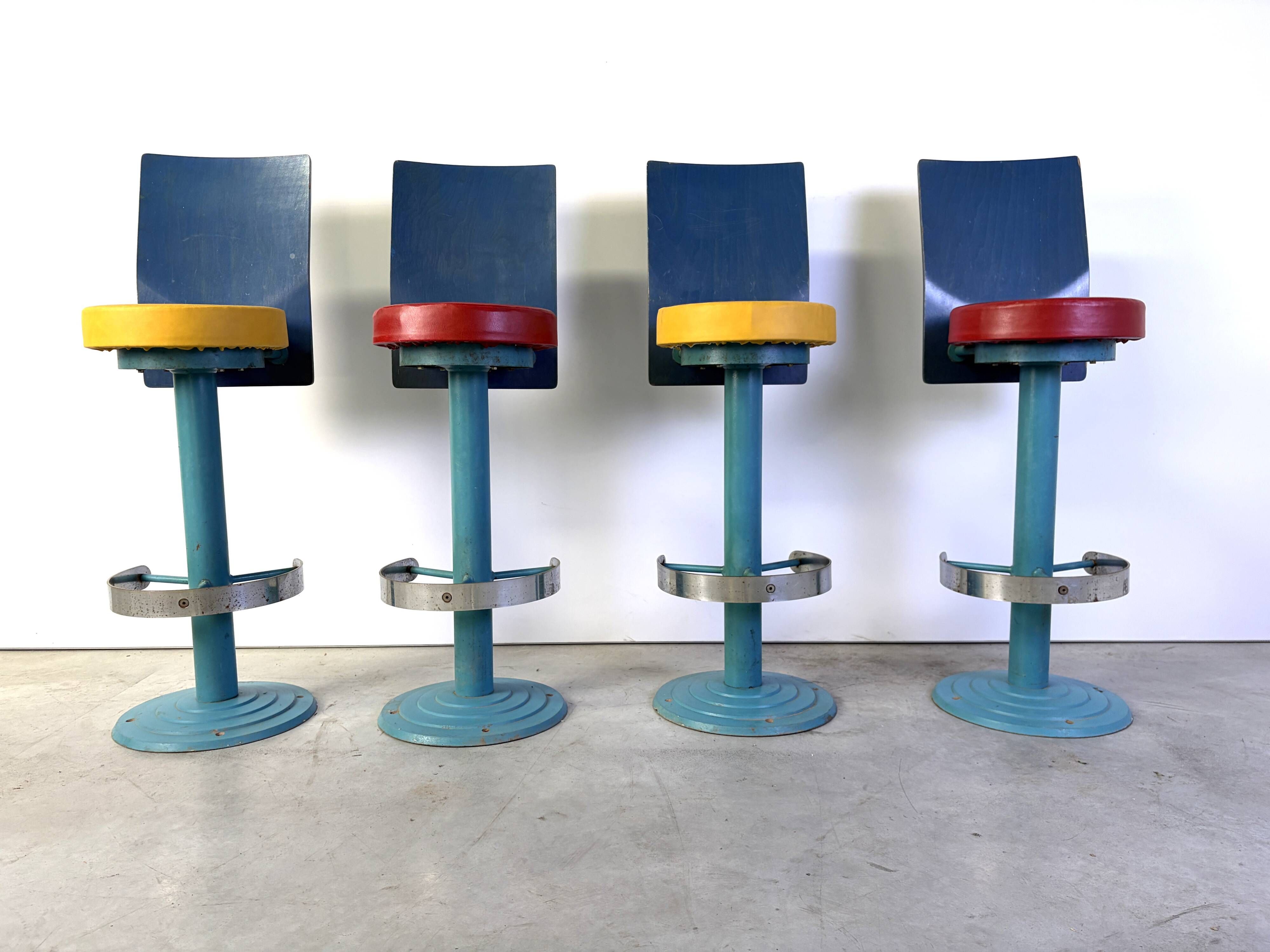 4 tabourets de bar industriels vintage, années 1980
