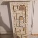 Pedestal column / Vintage stand in mosaic with Antique Labyrinth pattern