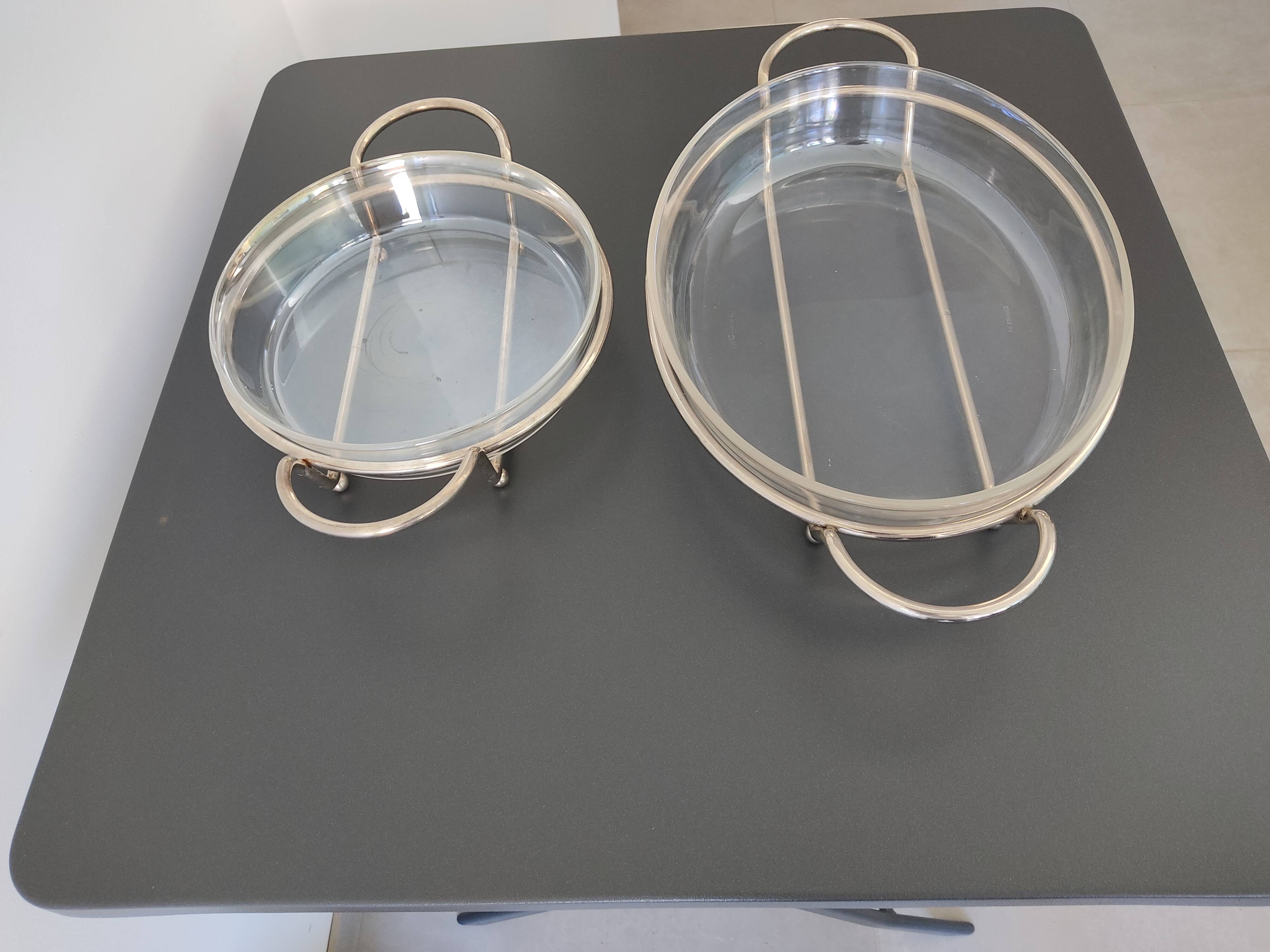 2 glass dishes with silvered steel frames from the 1960s, very good quality.