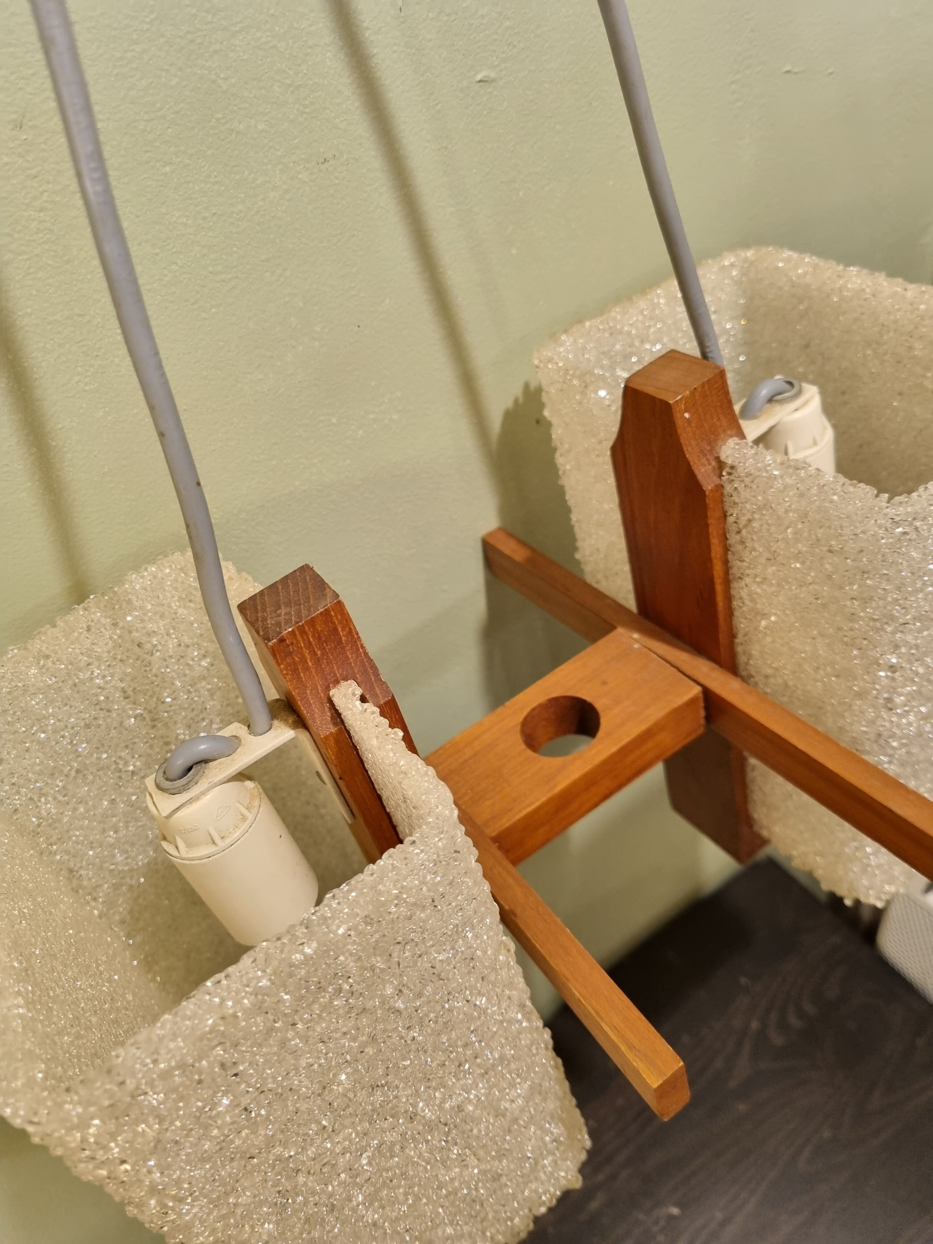 Scandinavian hanging