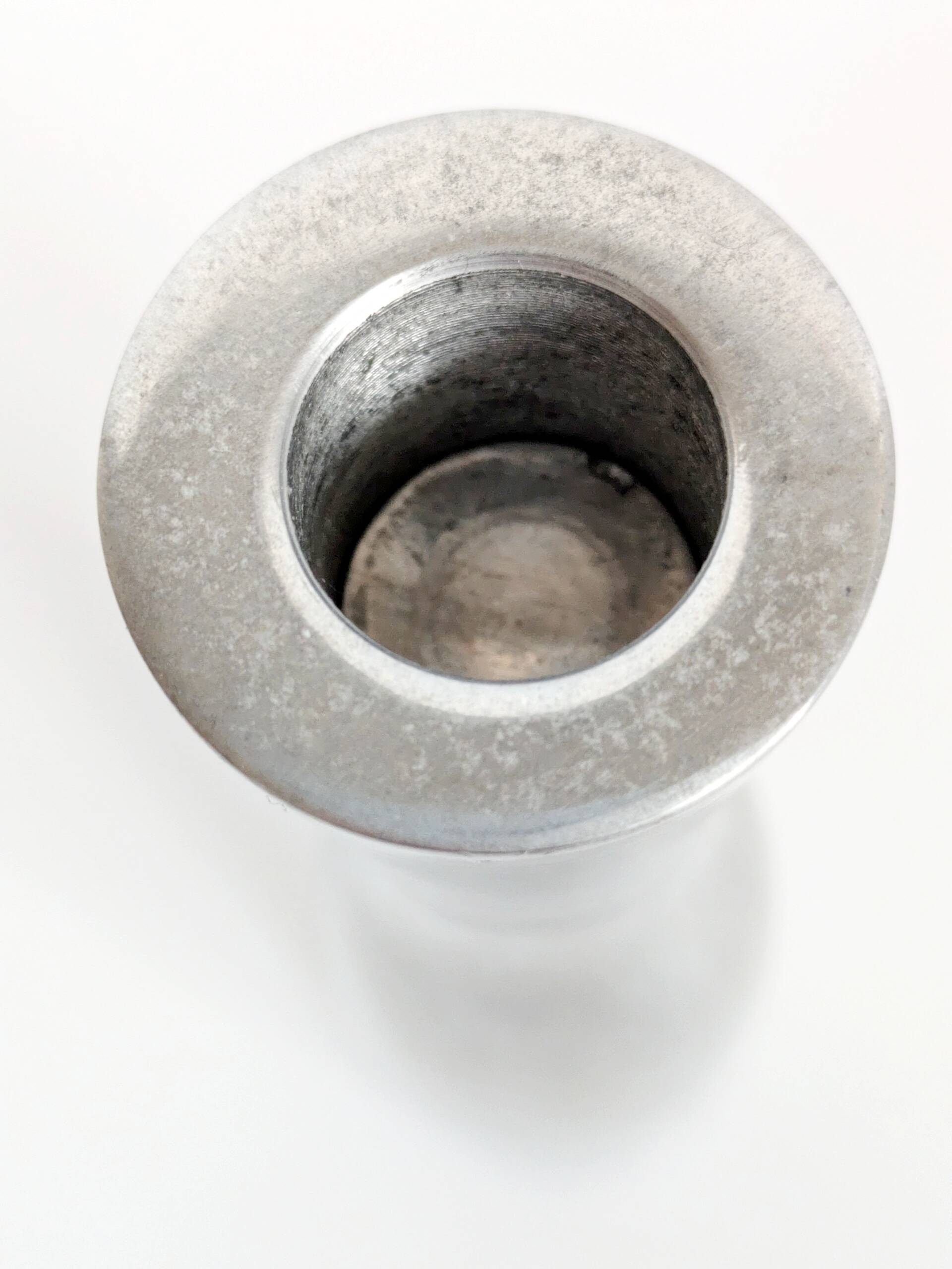 Paire de bougeoirs IKEA GÖTA en aluminium par Erika Pekkari, années 1990