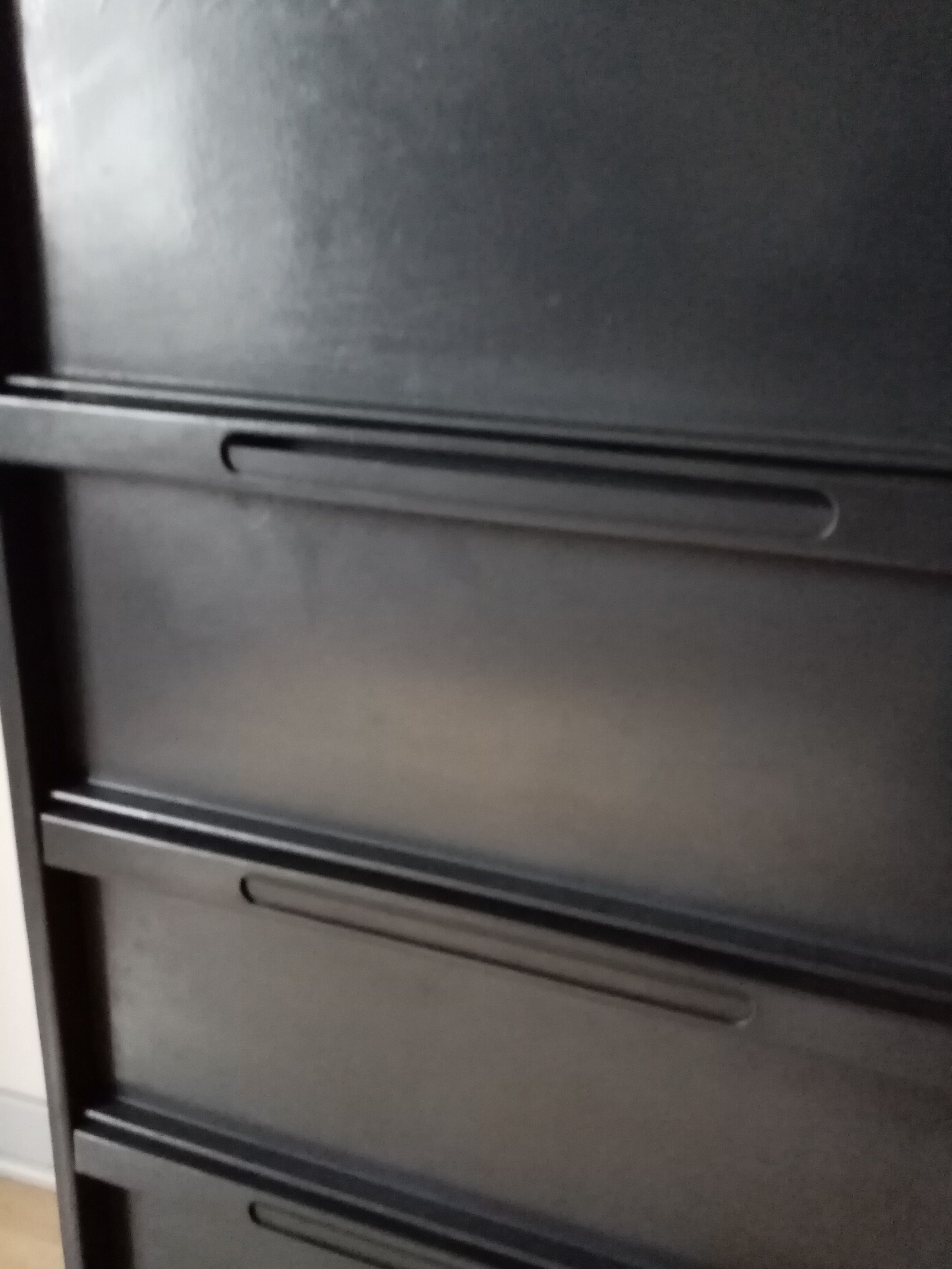 Metal clamshell furniture