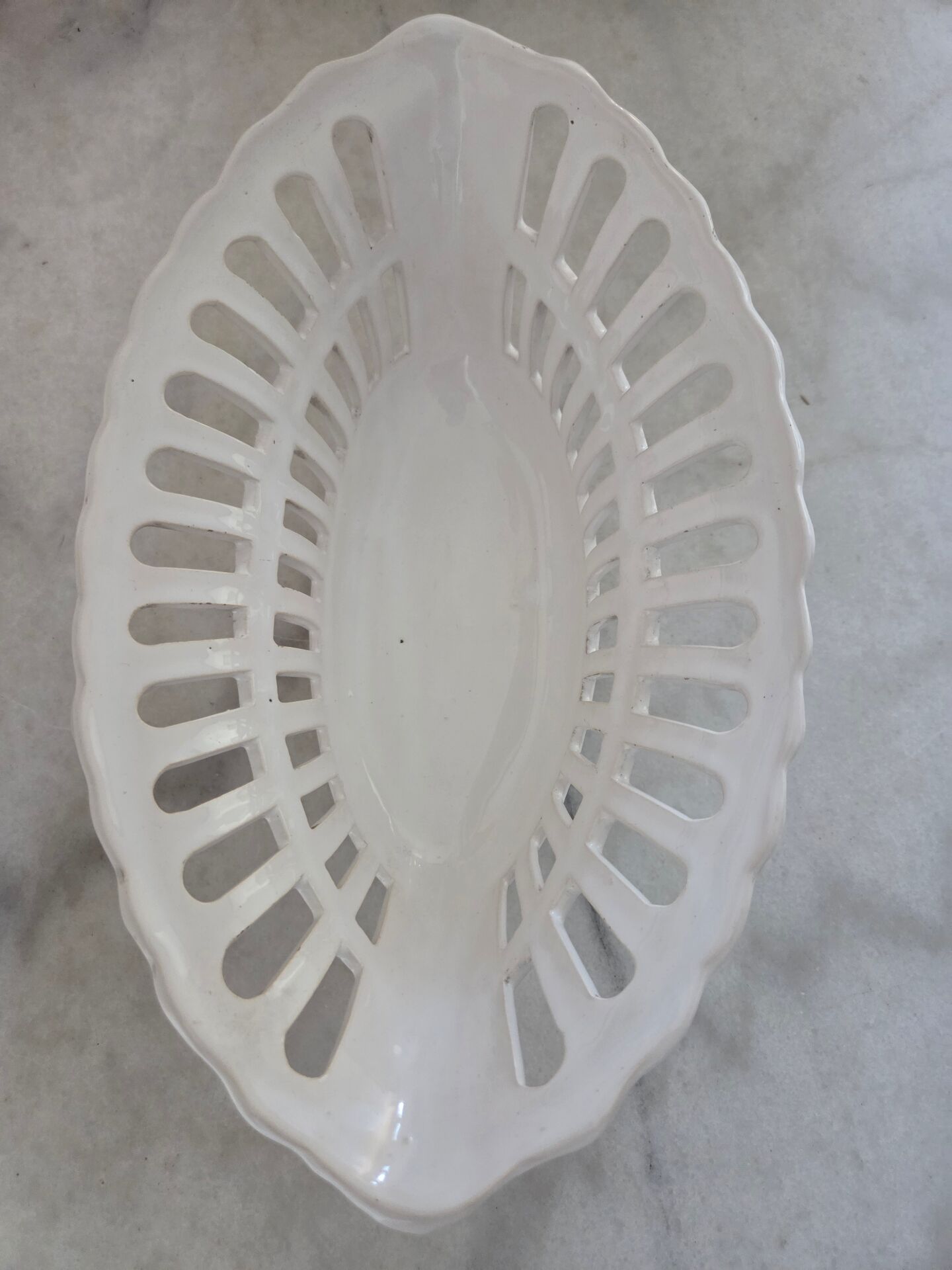 Lattice basket, white ceramic