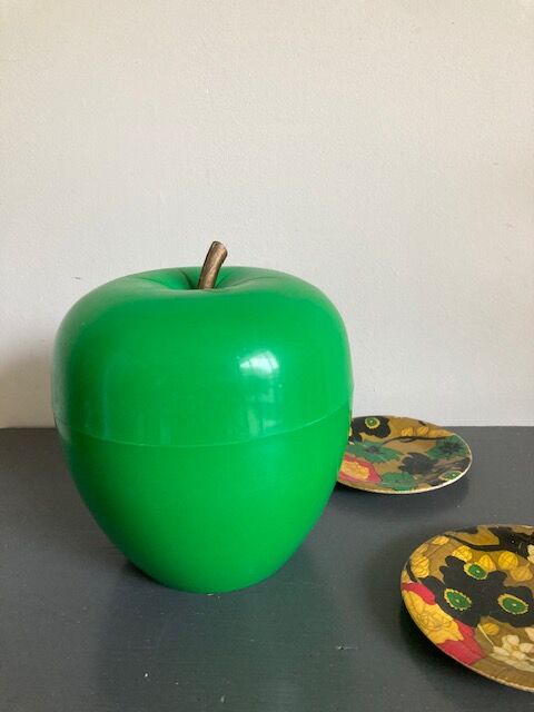 Green ice cube apple
