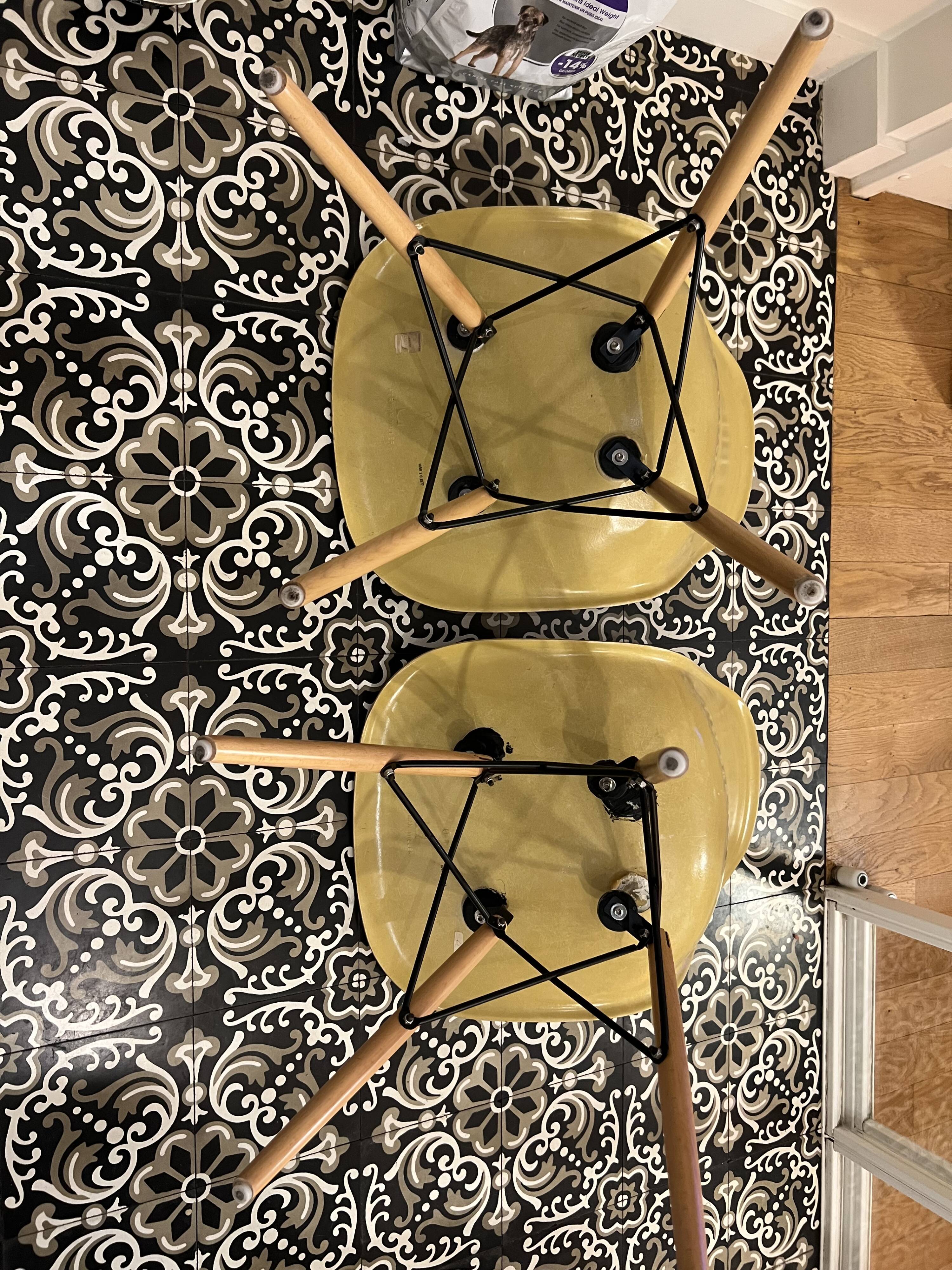 Lot of 2 DSW chairs in yellow fibre with oak dowel, light oak, Eames, Herman Miller.