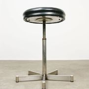 Tabouret pivotant Bauhaus moderniste en chrome, années 1950