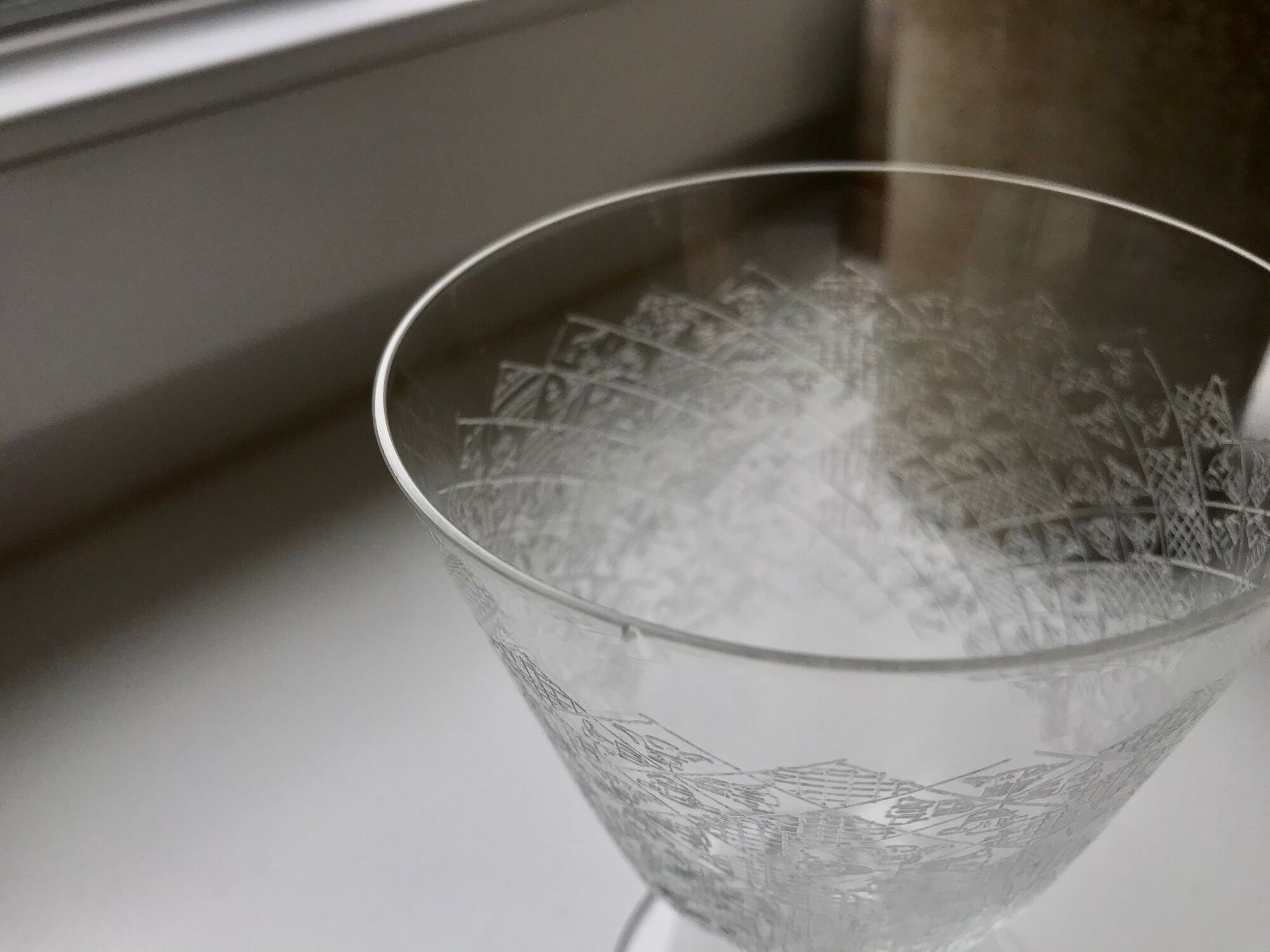 Set of 6 large crystal wine glasses engraved 60s