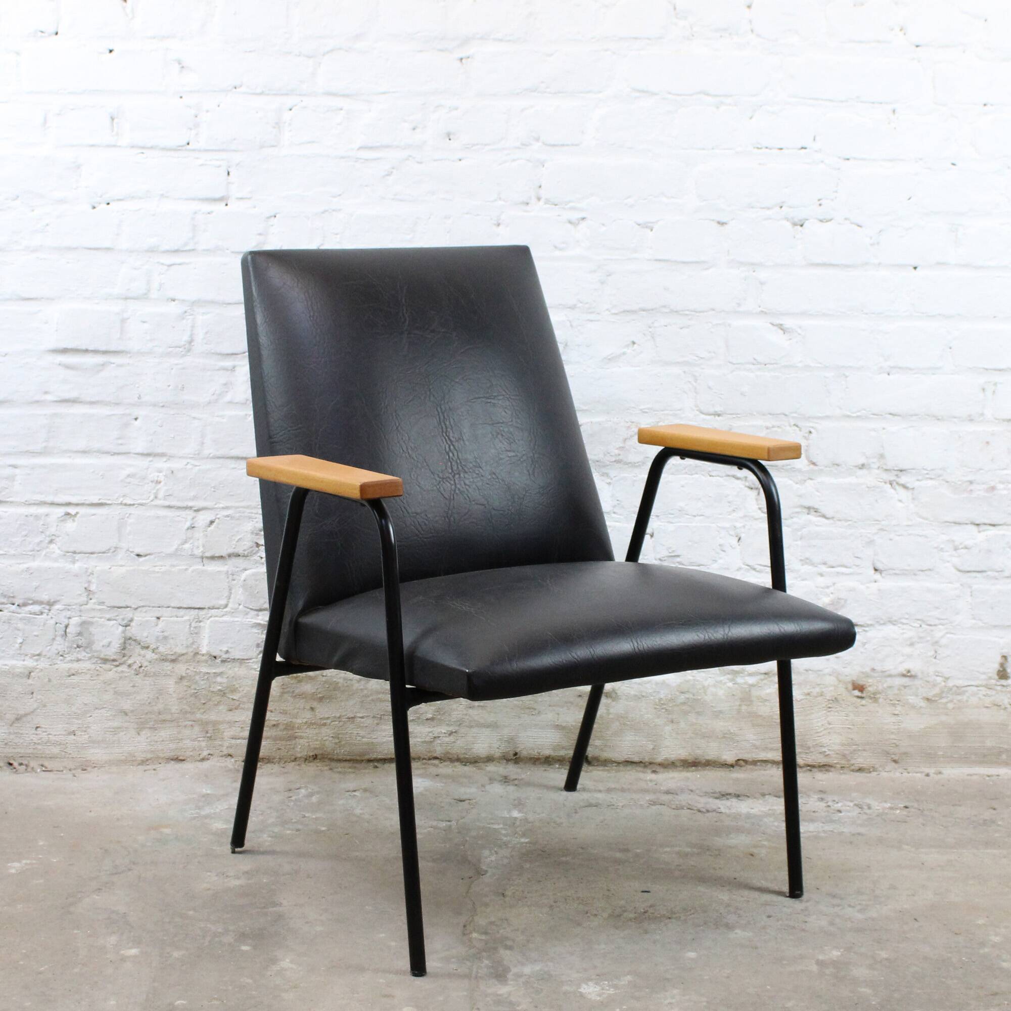 "Robert" armchair by Pierre Guariche for Meurop