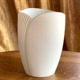 Vintage white porcelain vase AK Kaiser. It is signed Manfred Frey, 1960