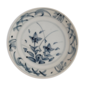 Asian saucer decoration blue white 19th century