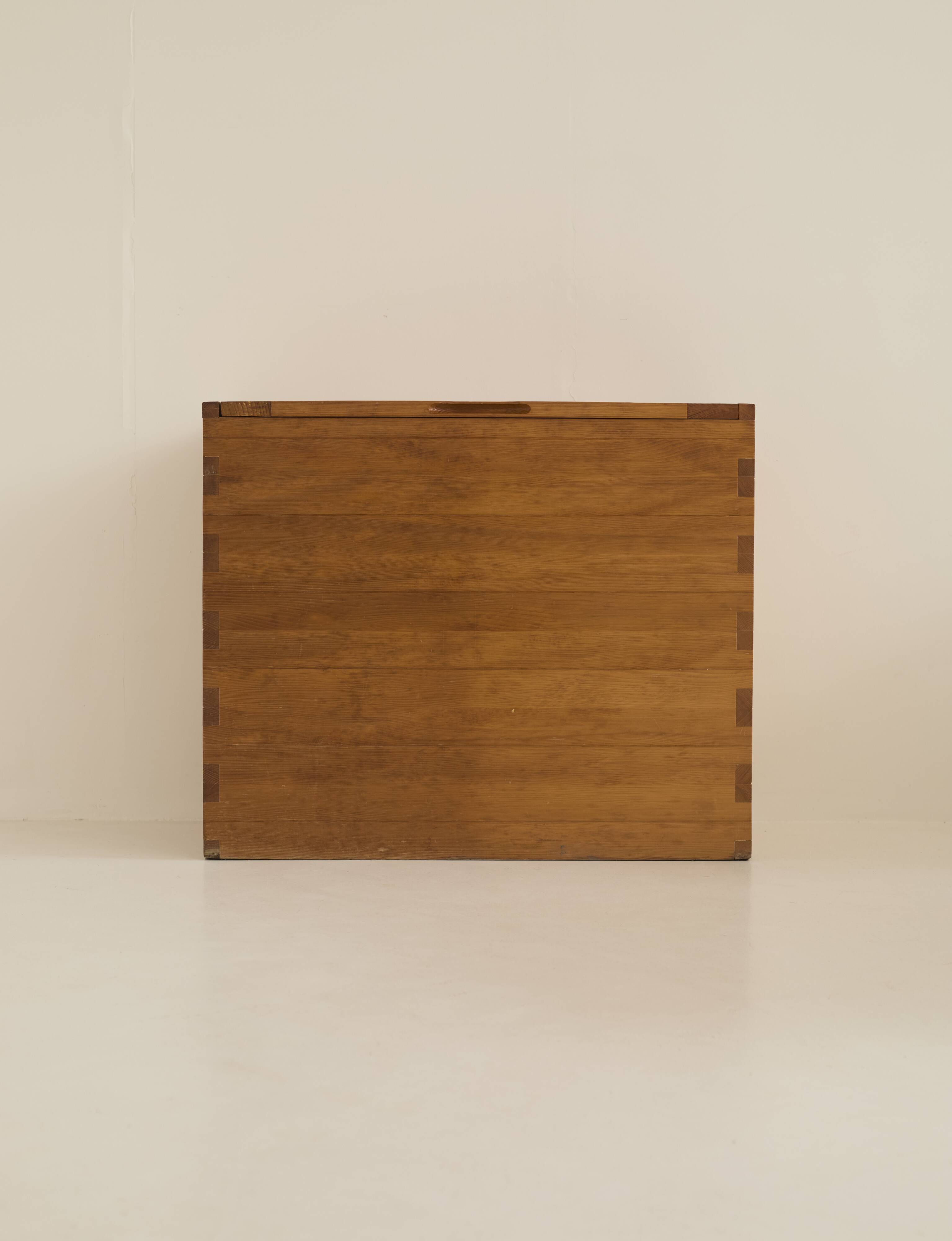 Large chest Maison Regain in solid pine Vintage Circa 1975