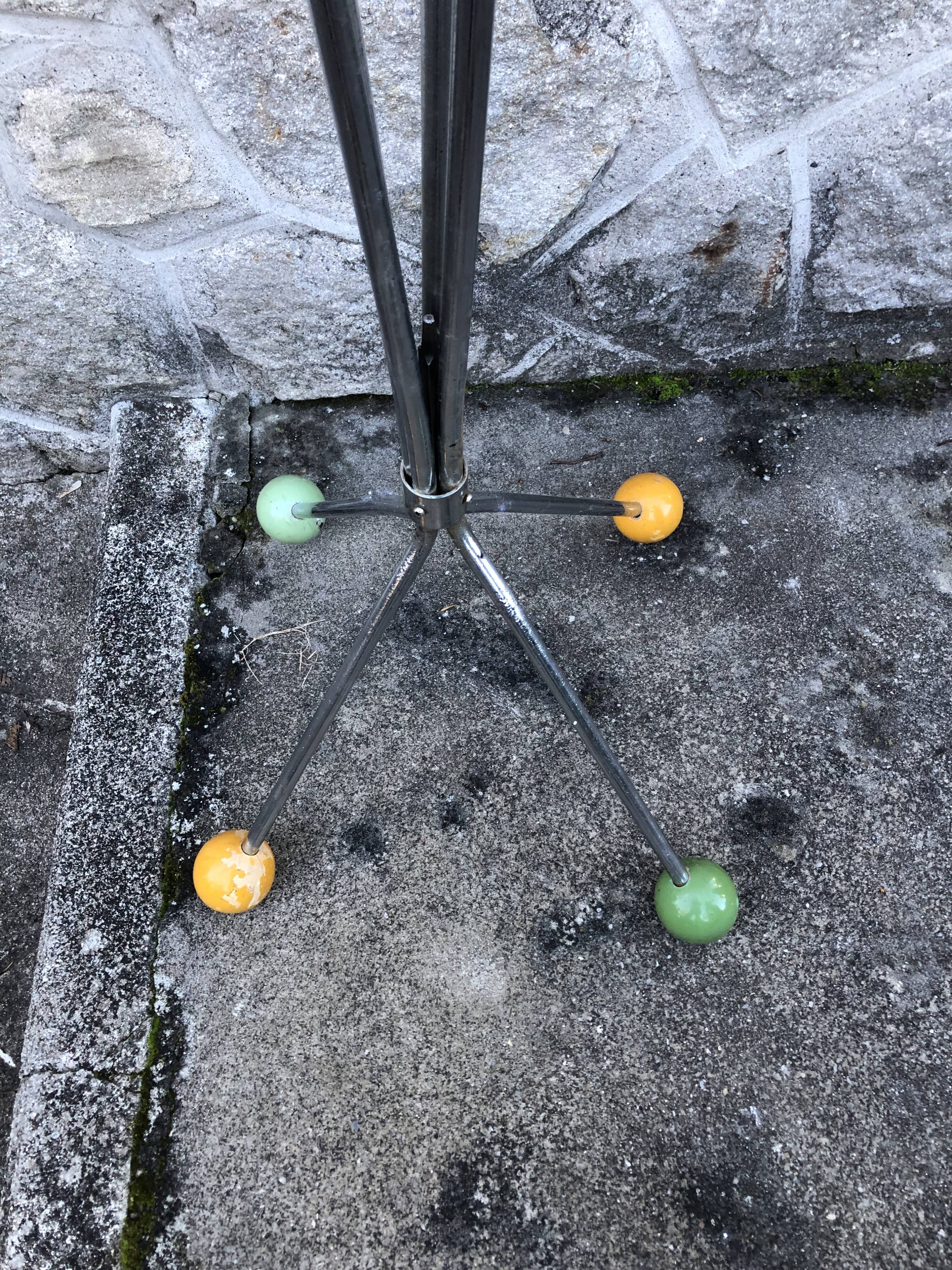 Porte manteau en métal chromé et boules colorées 1950-1970