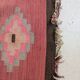 Tapis kilim ancien dans des tons rose