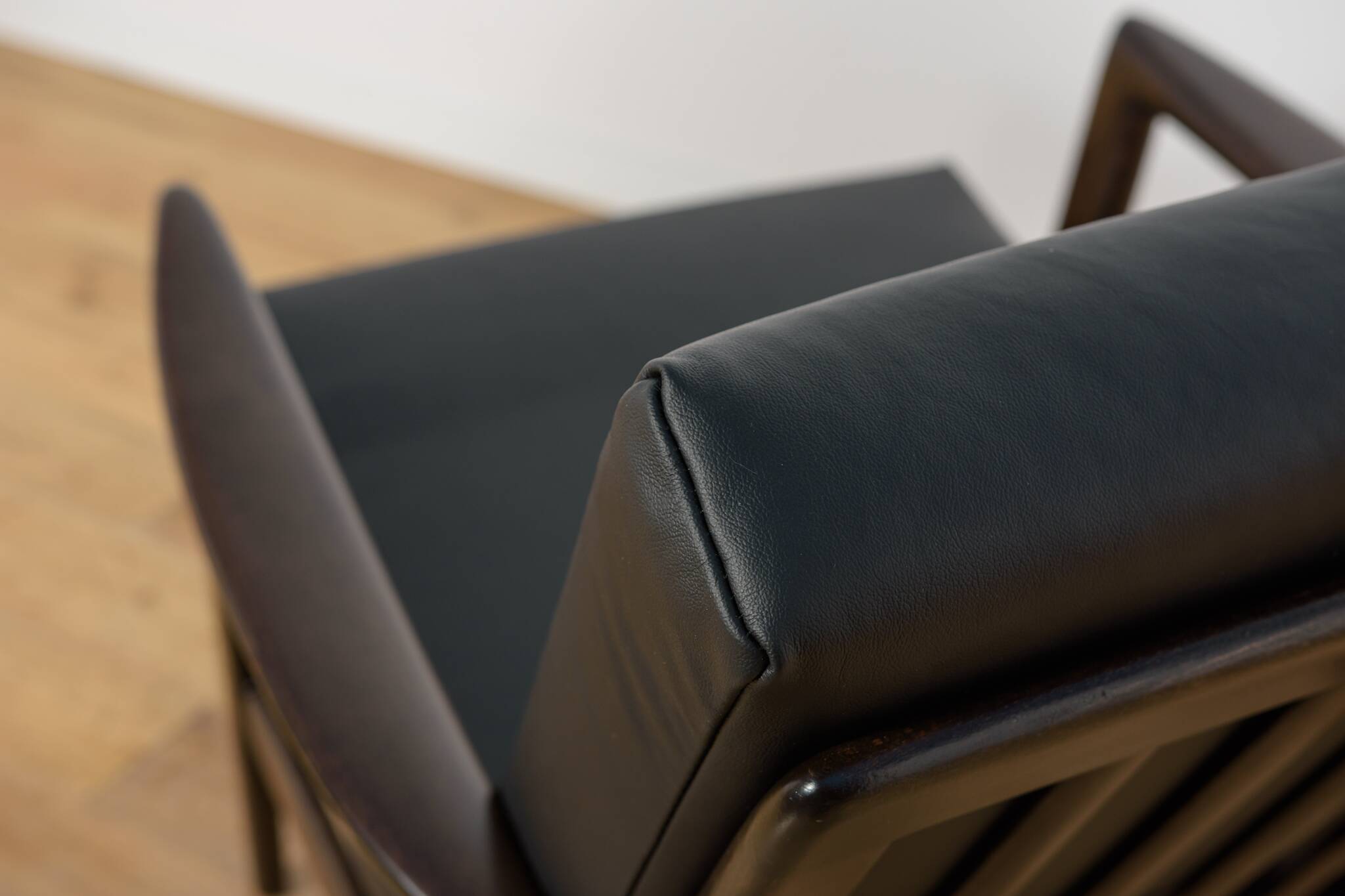 Model 300-139 Armchairs from Swarzędz Furniture Factory, Poland, 1960s, Set