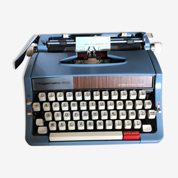 Machine à écrire Nogamatic 600
