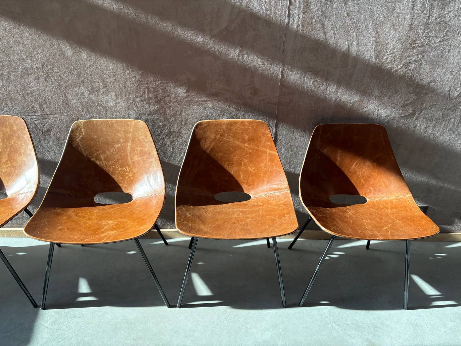 6 chaises « Tonneau » de Pierre Gariche