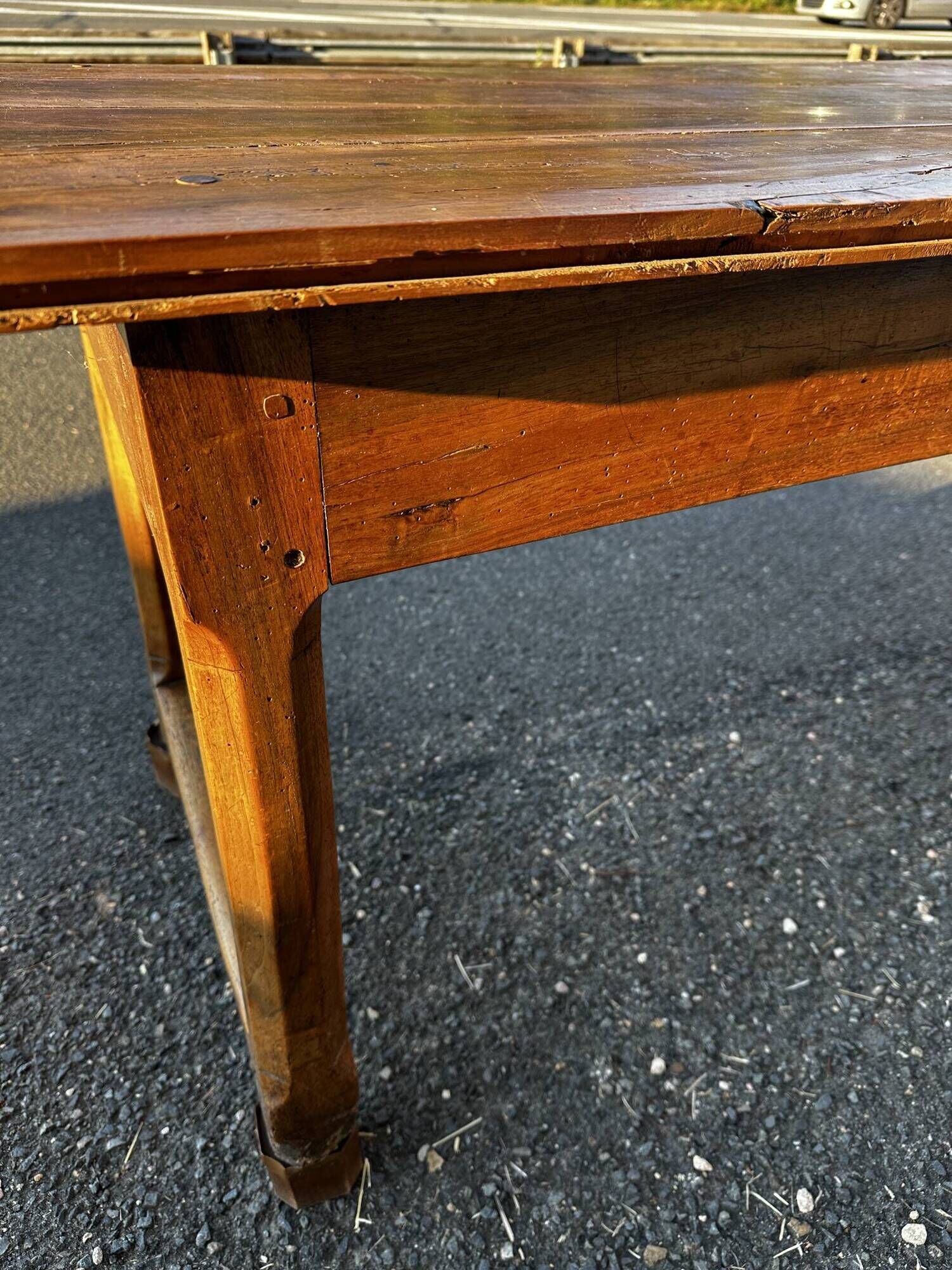 Farm table