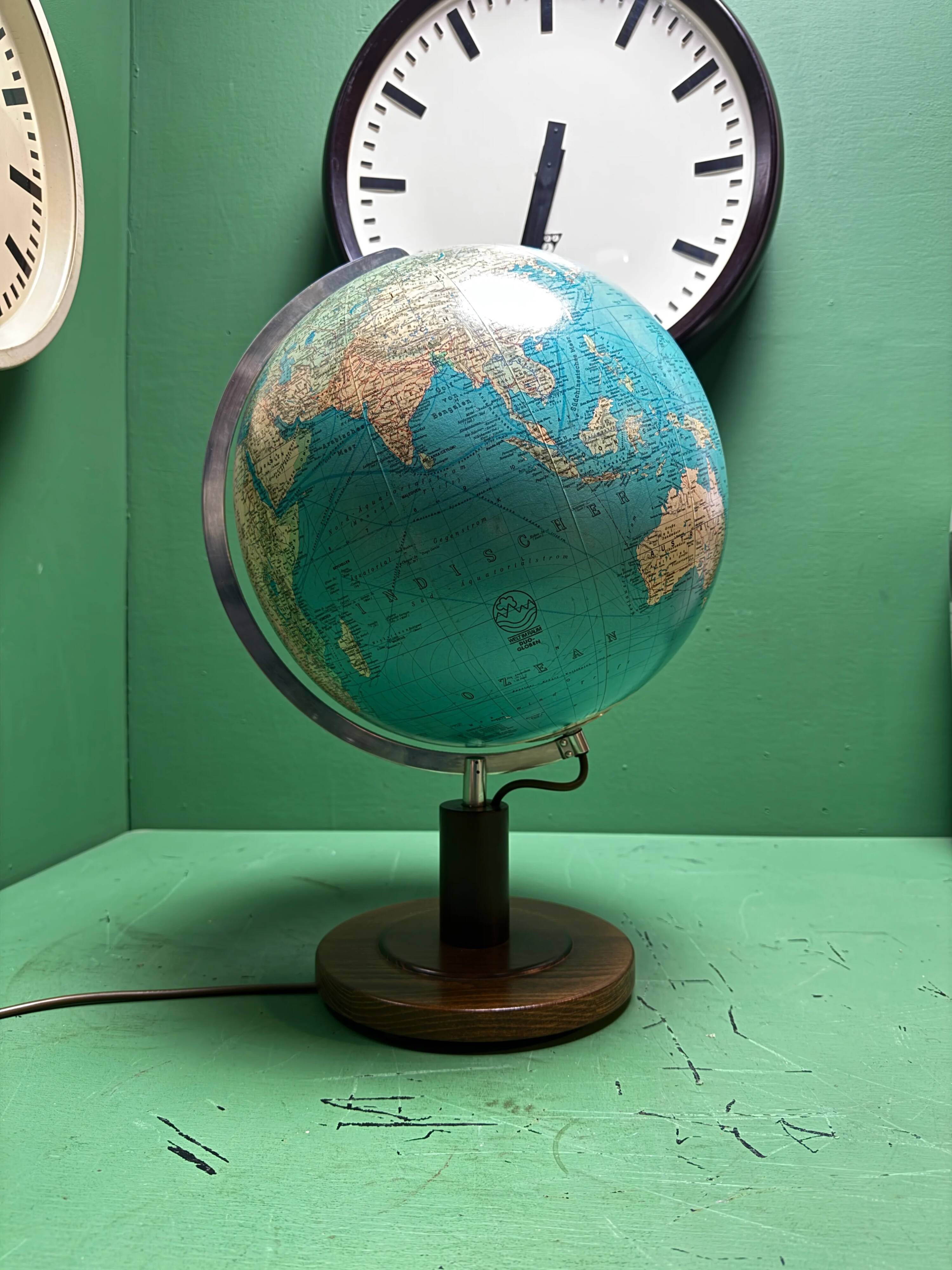 Vintage 1980s German Welt Im Raum Duo glass globe lamp