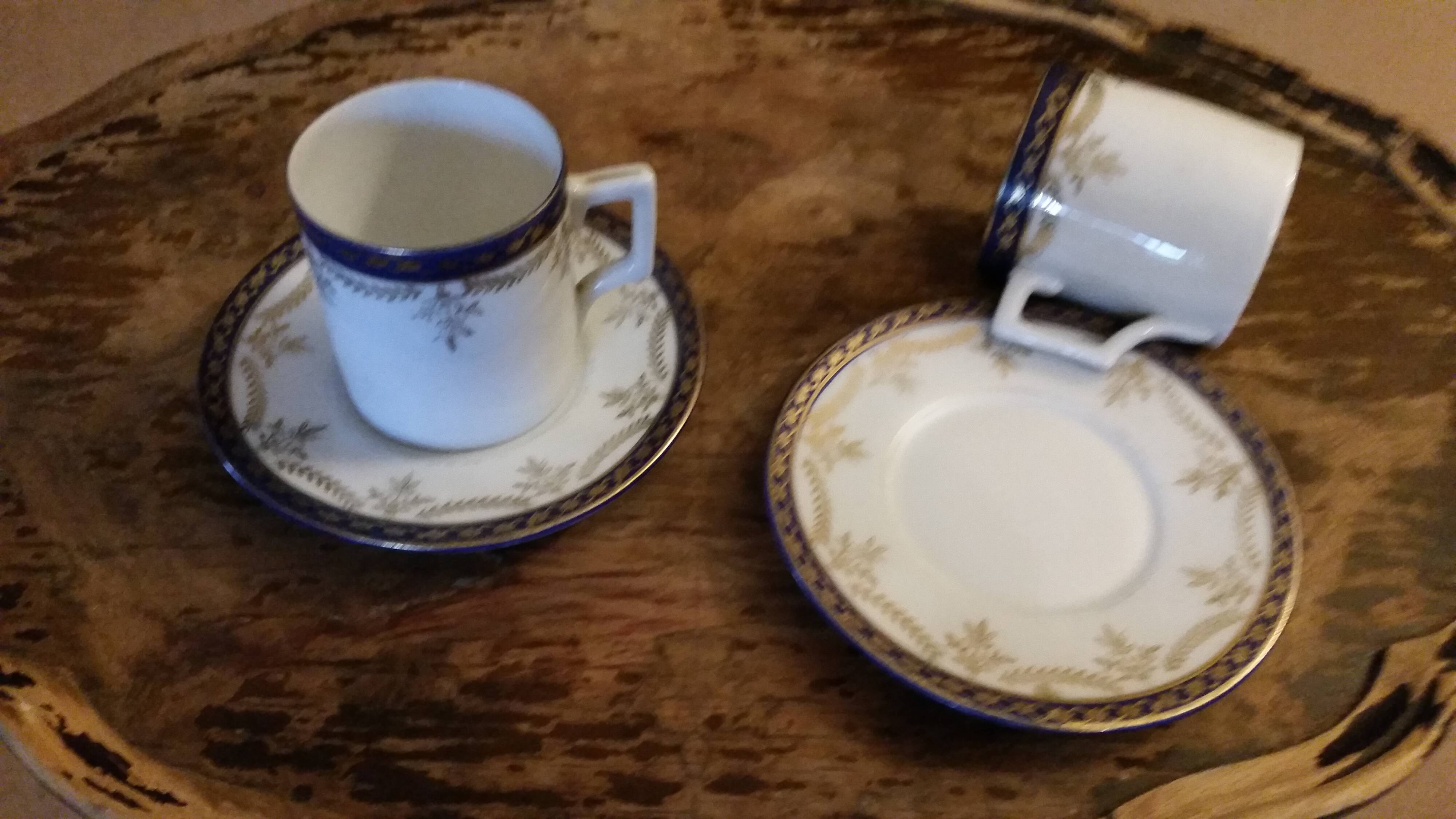 Porcelain coffee service, set of 4 cups and 4 saucers