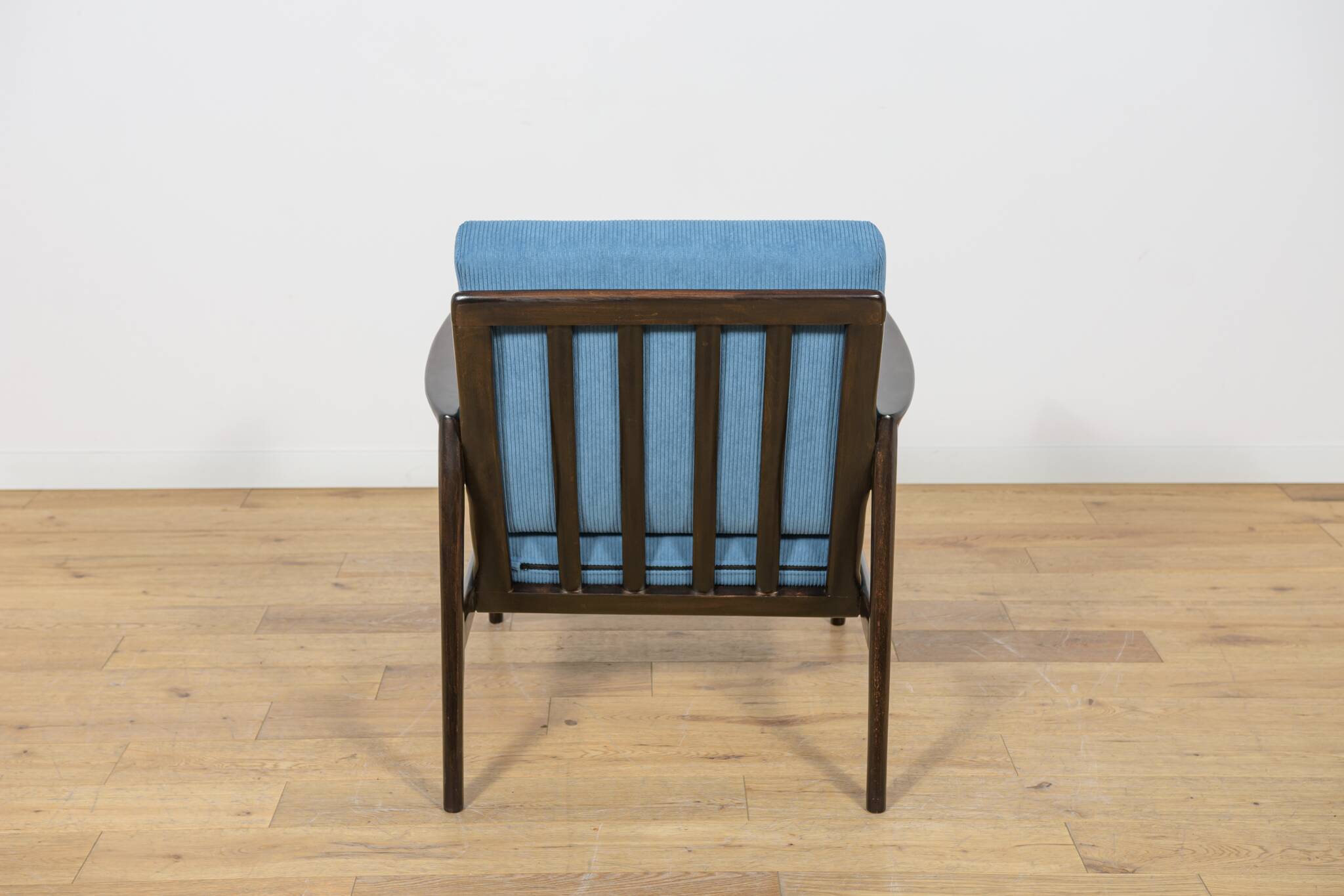 Model 300-139 Mid Century Modern Armchair from Swarzędz Furniture Factory.