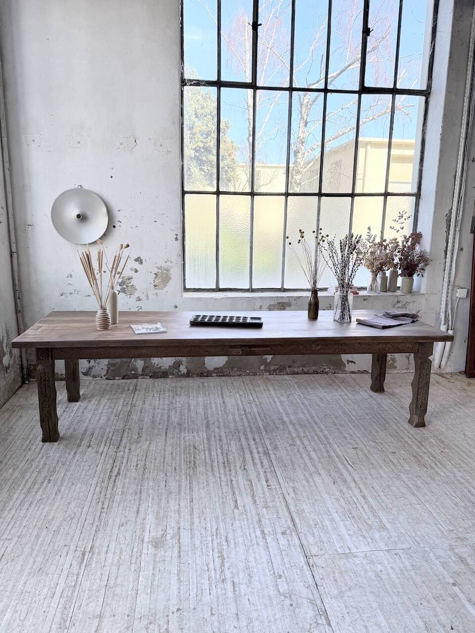 XL farmhouse table in solid oak, brutalist style, 20th century.