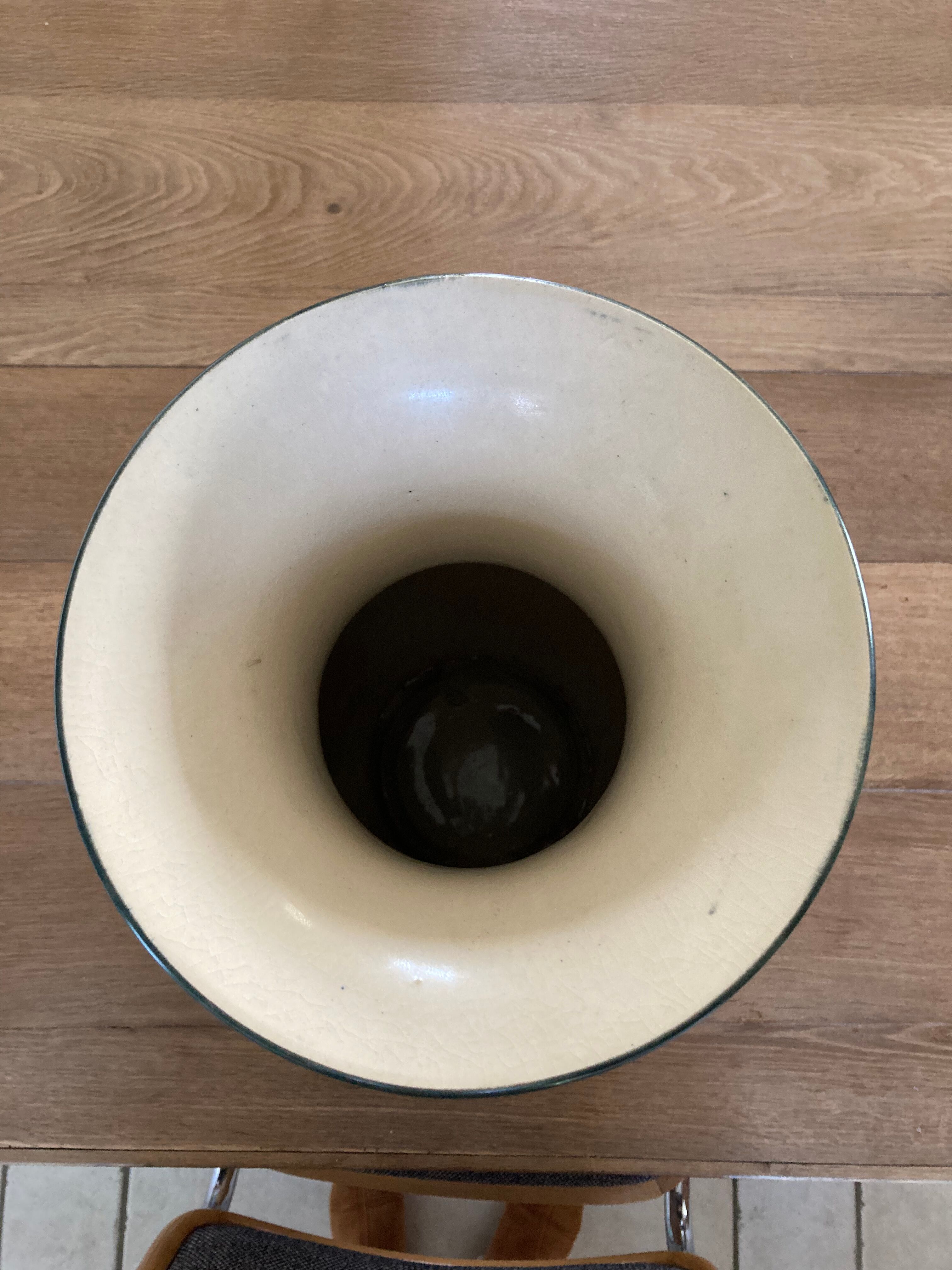 Ceramic vase