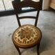 Chaise en bois tourné pour enfant