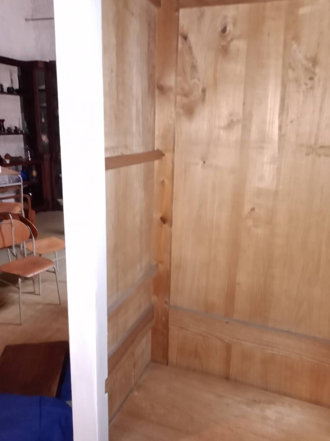 Parisian wardrobe with one door