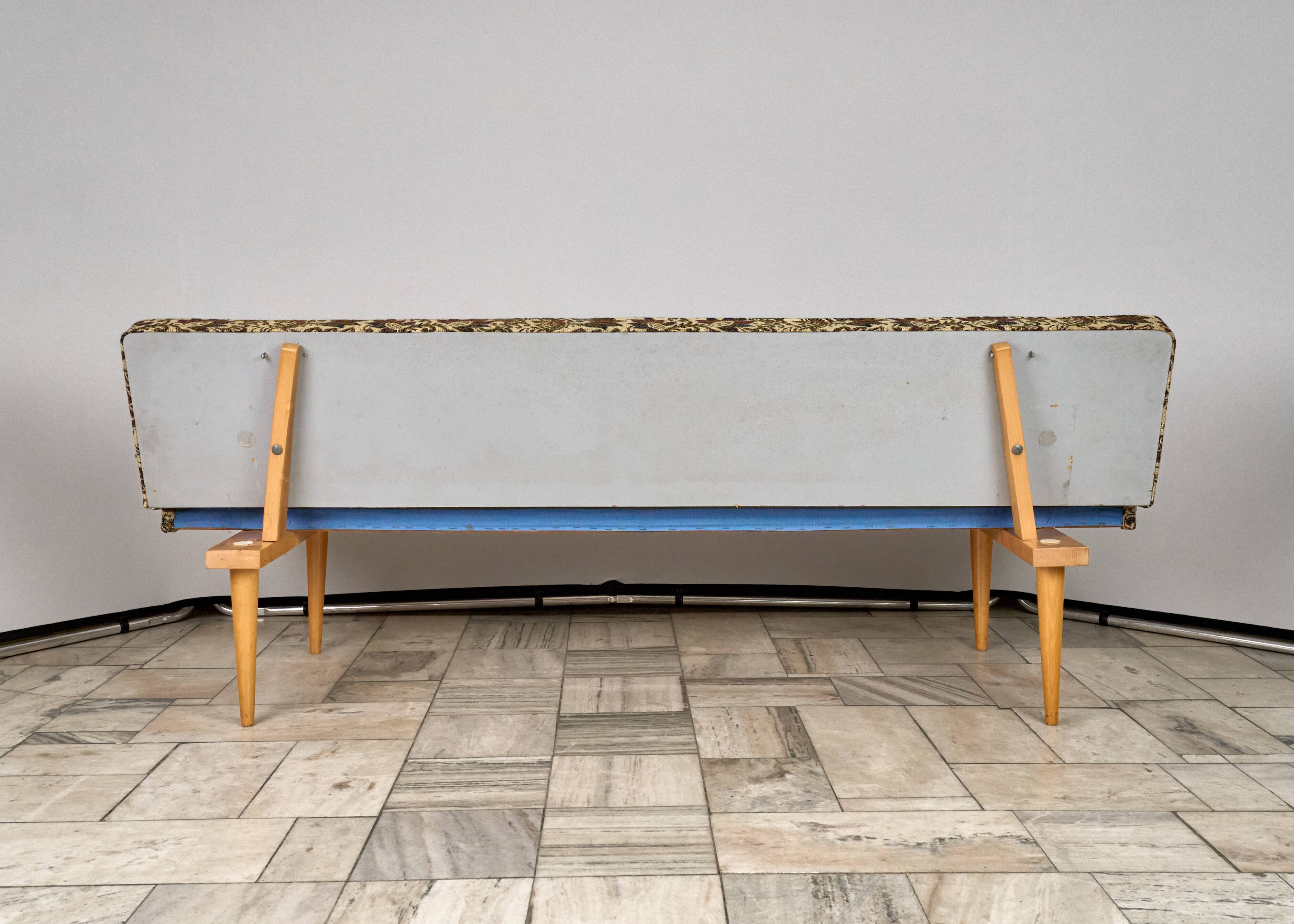 Vintage Sofa by Miroslav Navrátil for Interiér Praha, 1960s, Czechoslovakia