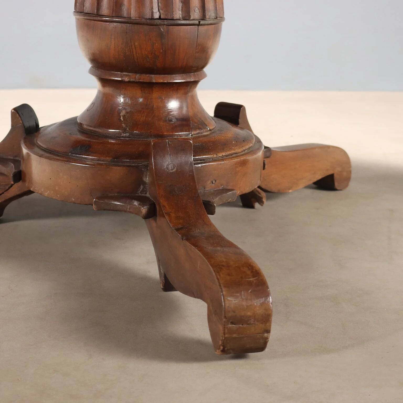 Antique walnut round table with drawers, Italy, 19th century