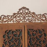 Wall cabinet to hang