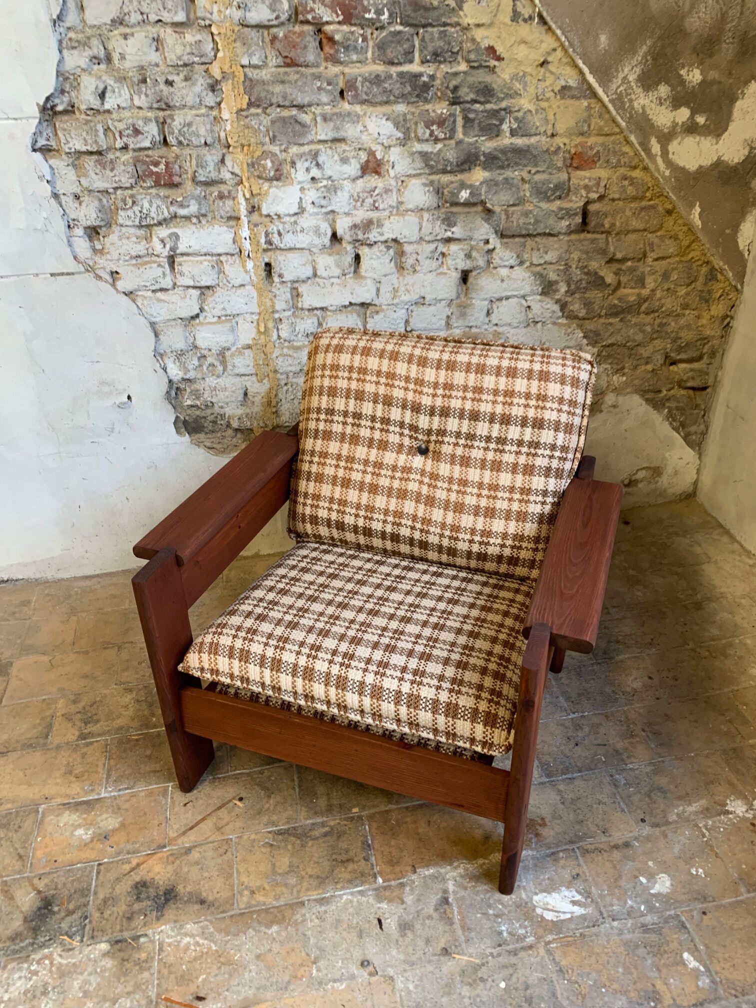 Fauteuil Brutaliste en pin des années 1960