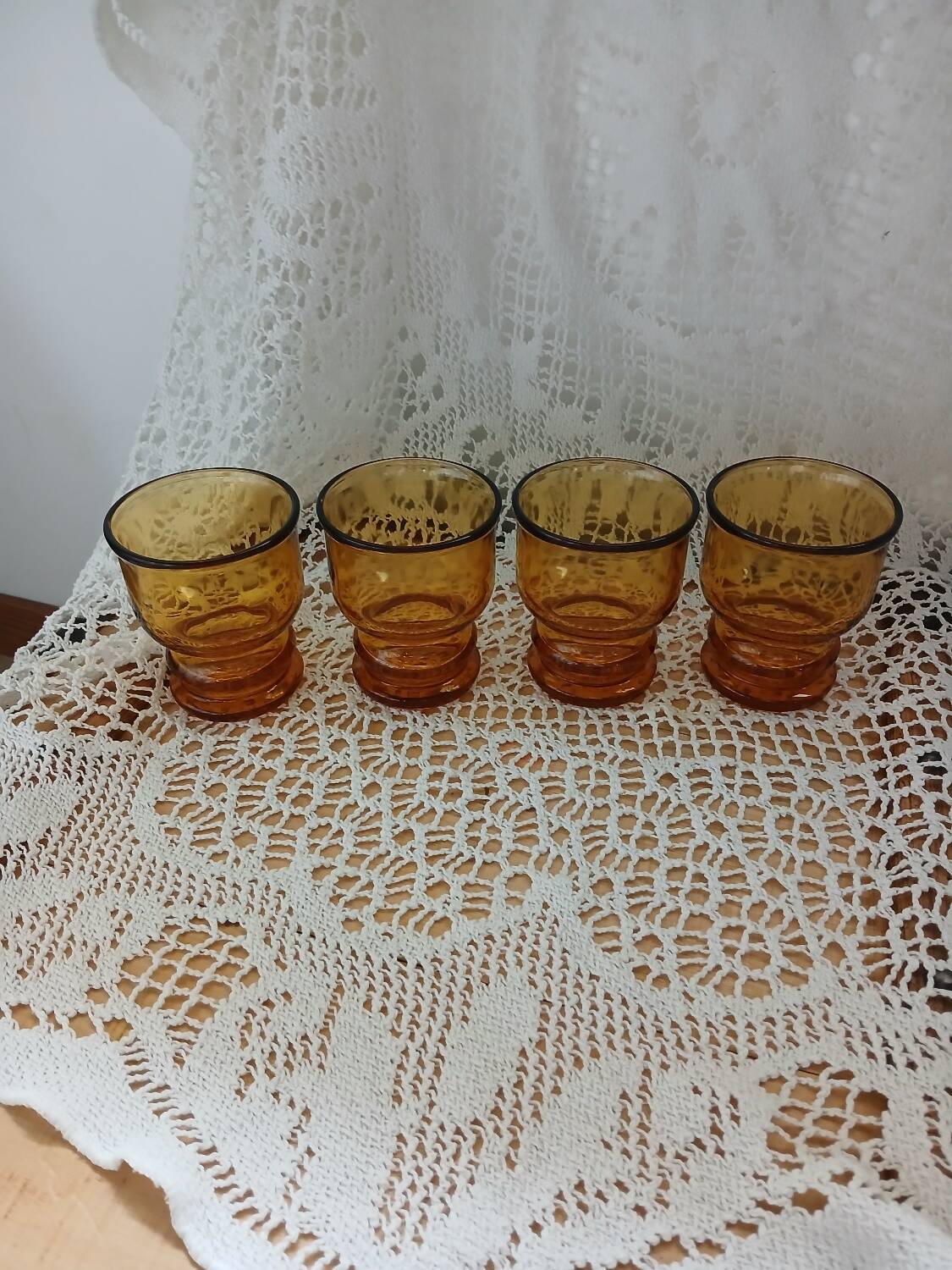 4 verres ambrés vintages
