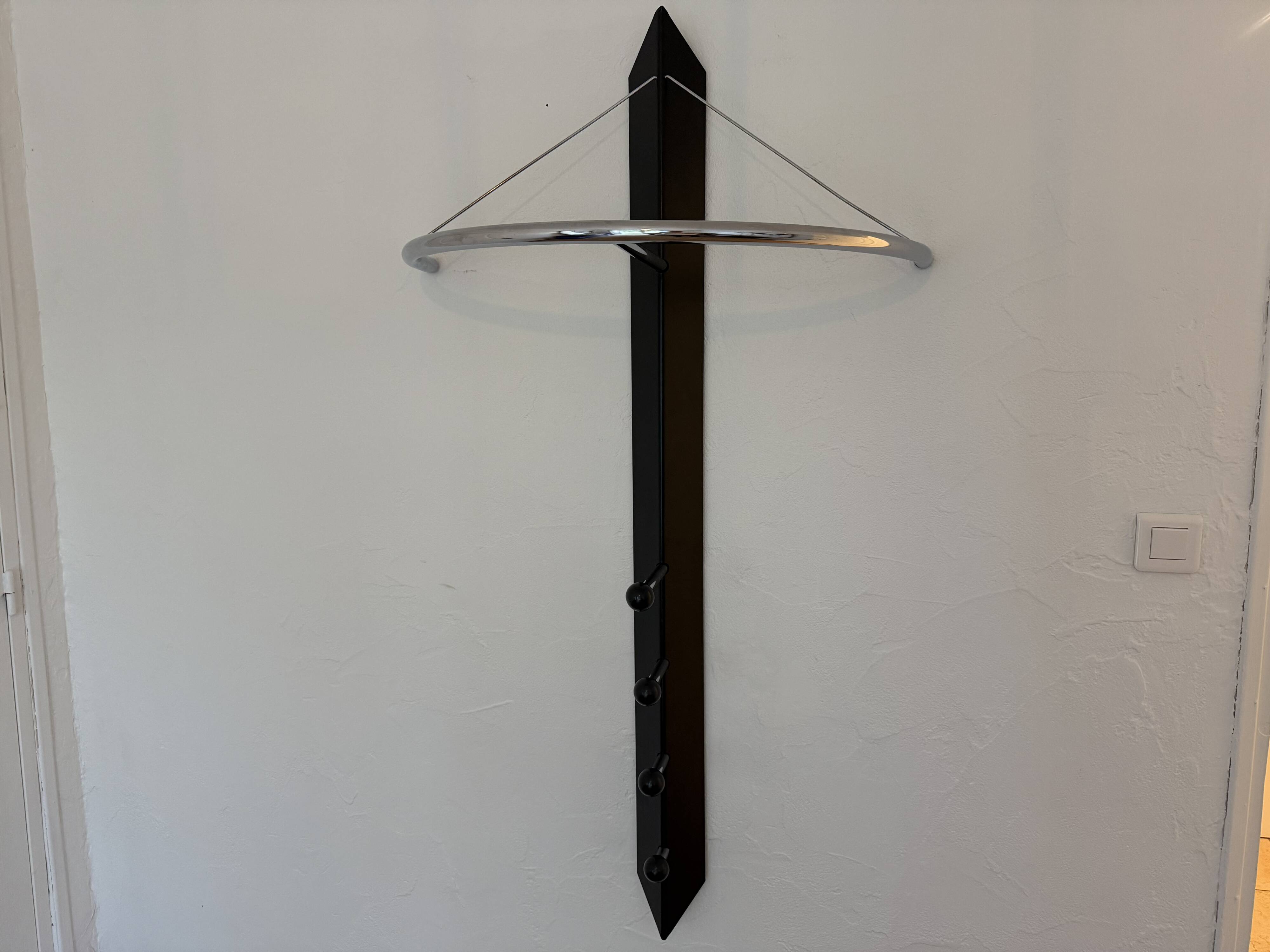 Coat rack 80s minimal design Starck Memphis