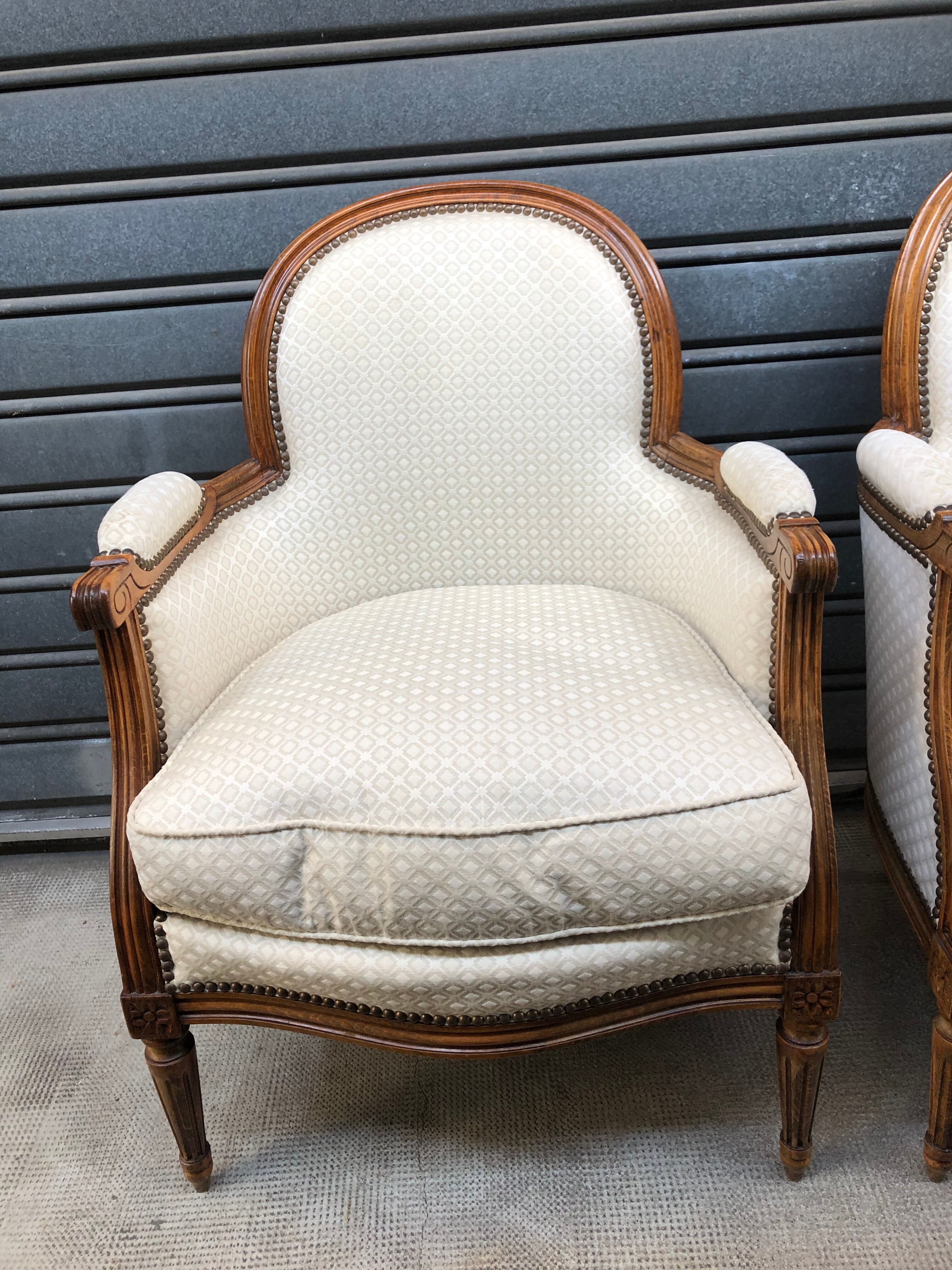 Pair of Louis XVI-style shepherdesses