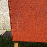 Pair of 1950s lounge chairs in oak and red moleskin.