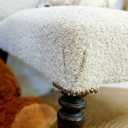 Fauteuil chauffeuse tissu bouclettes