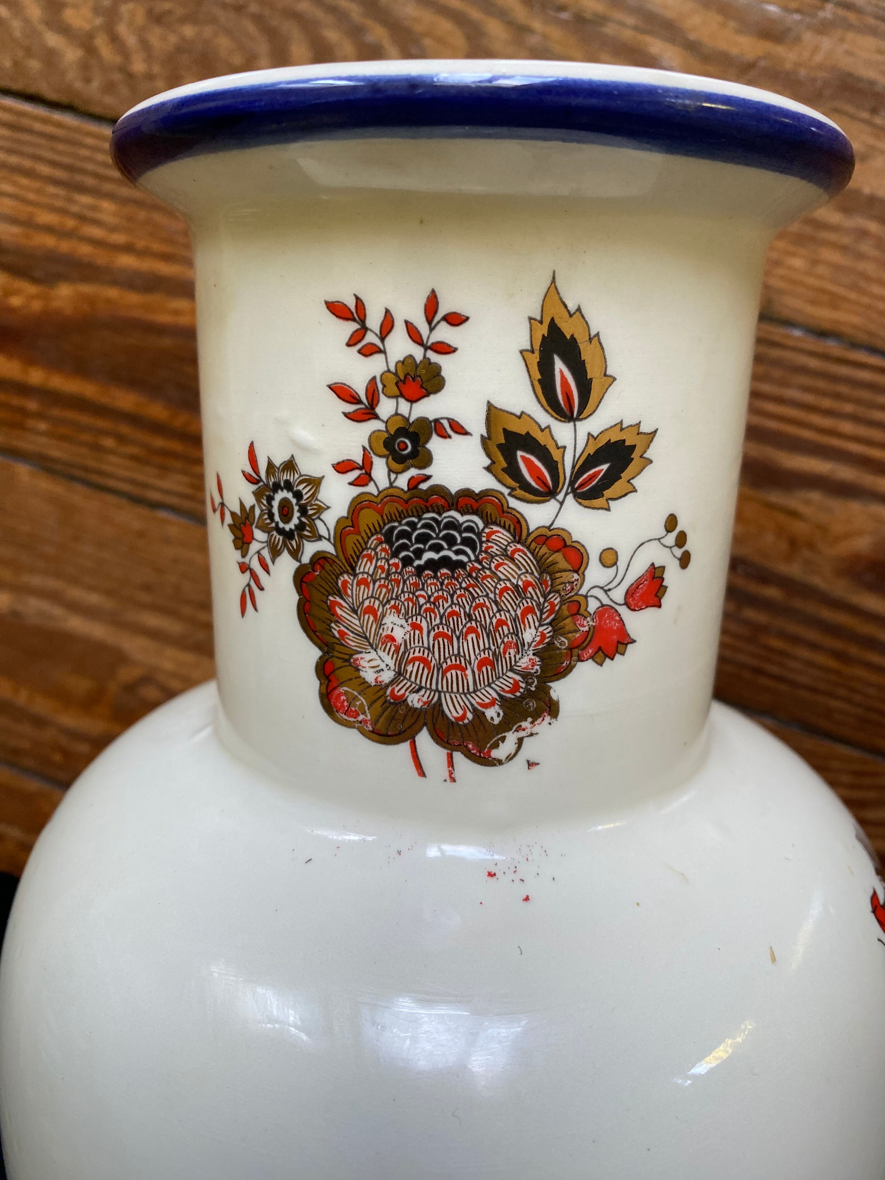 Japanese-style vase