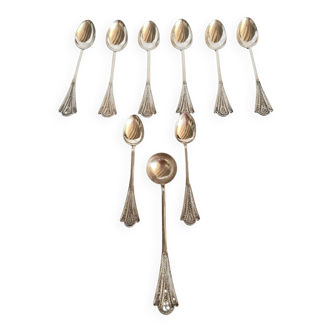 Lot de 9 cuillères à café en argent.