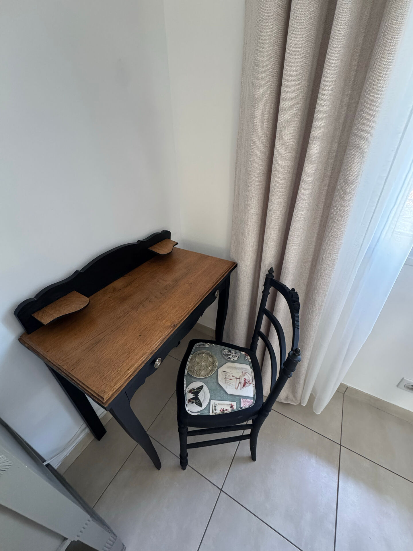 Dressing table